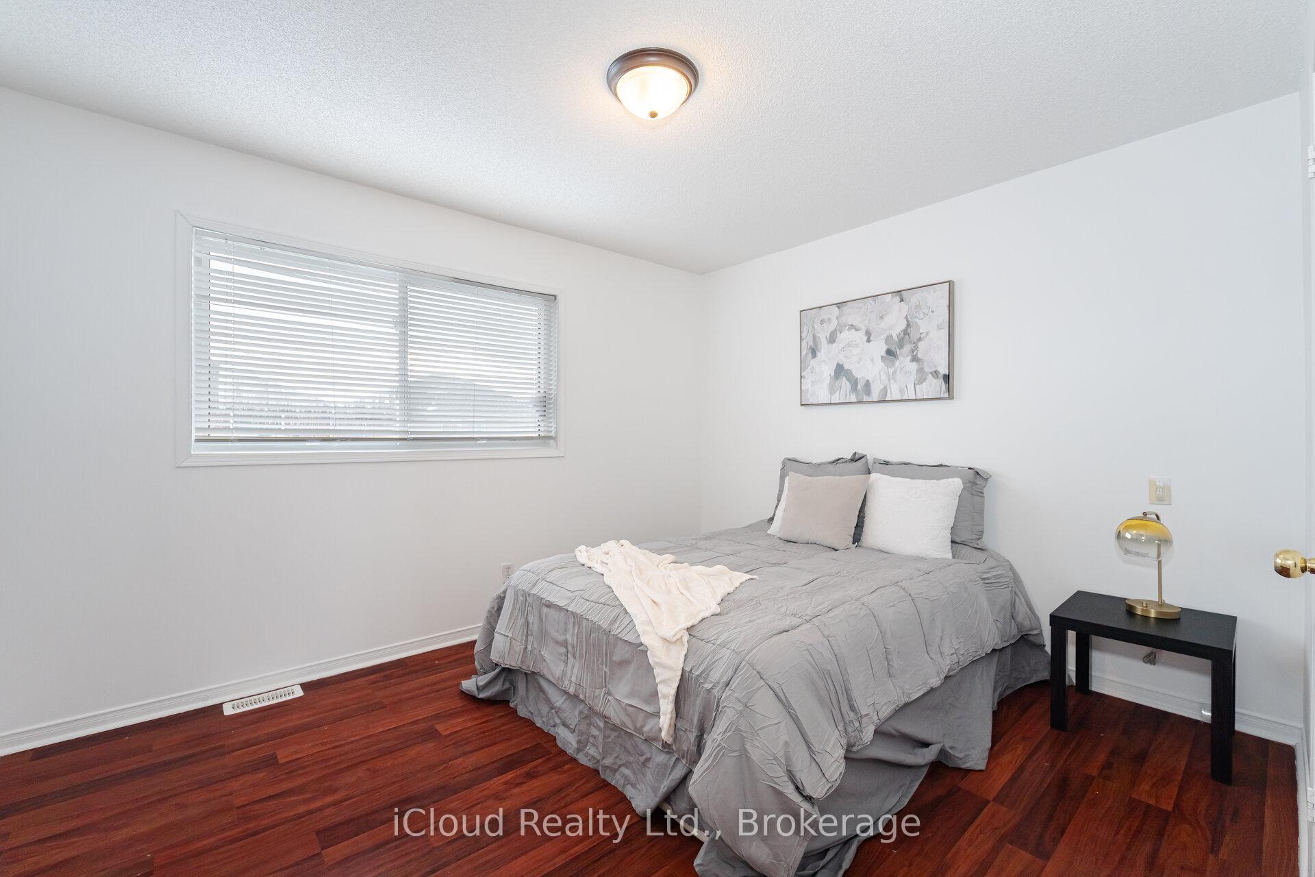 Photo 20 of 5410 Sweetgrass Gate, Mississauga, East Credit — HOMEH