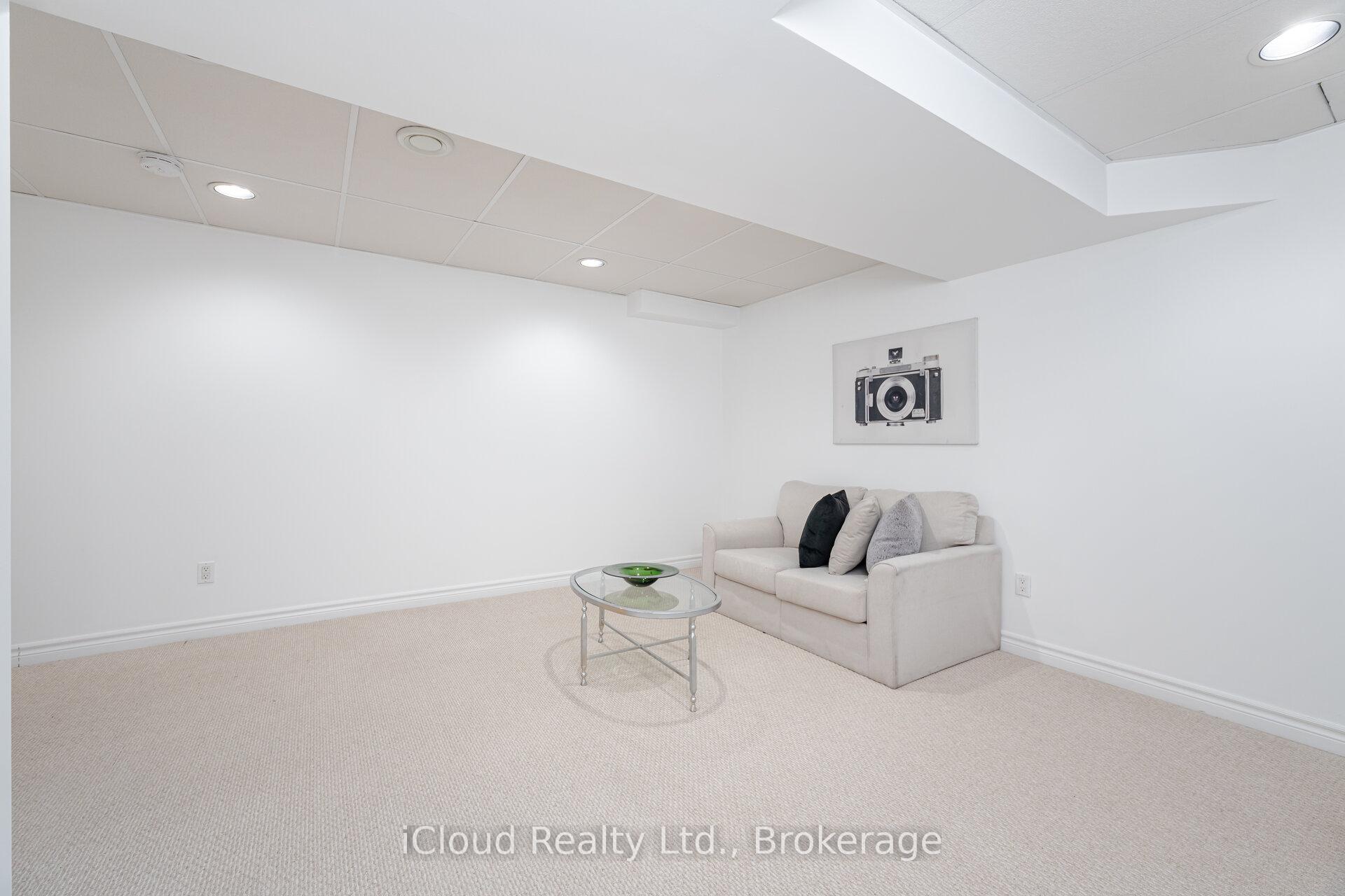Photo 31 of 5410 Sweetgrass Gate, Mississauga, East Credit — HOMEH
