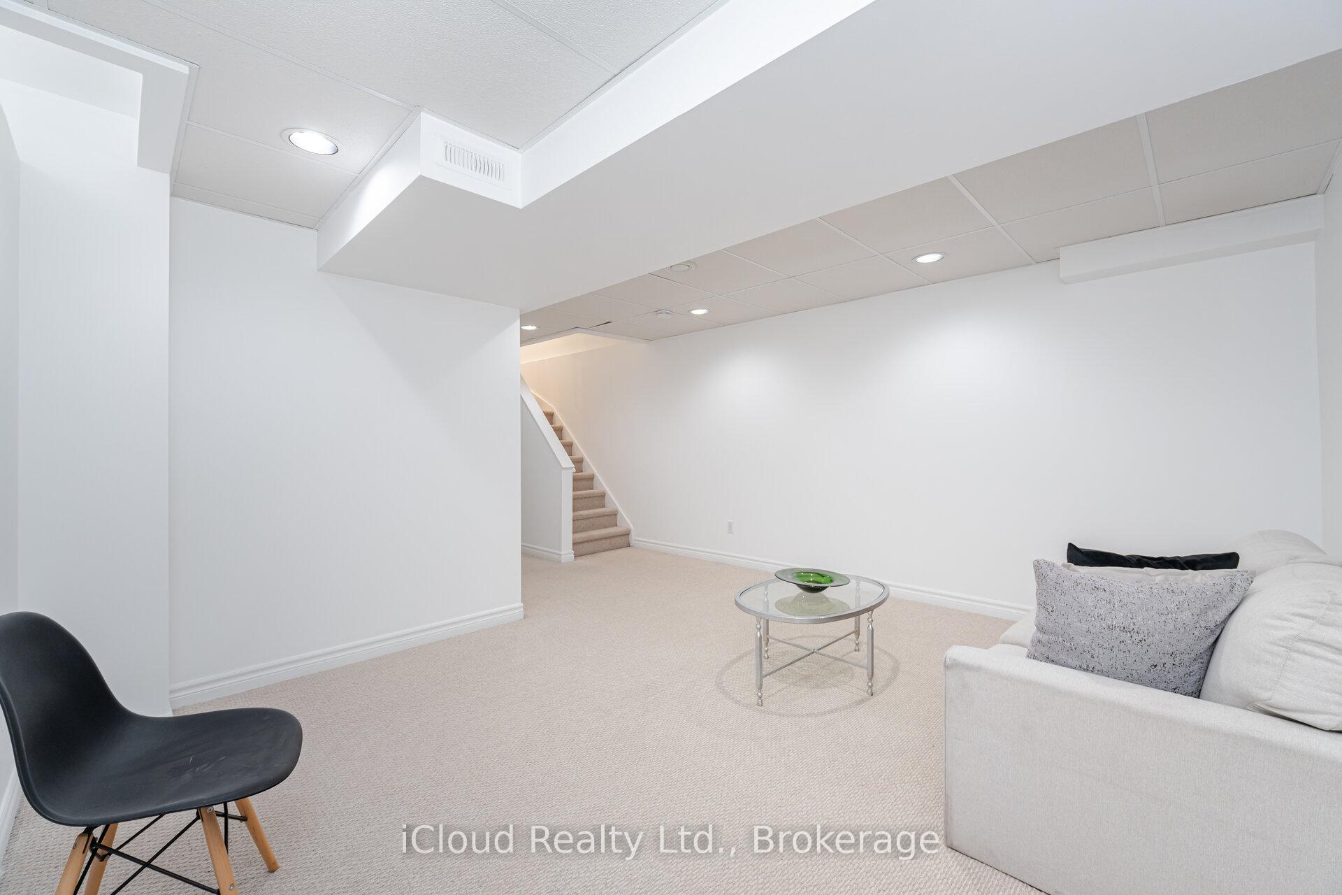 Photo 32 of 5410 Sweetgrass Gate, Mississauga, East Credit — HOMEH