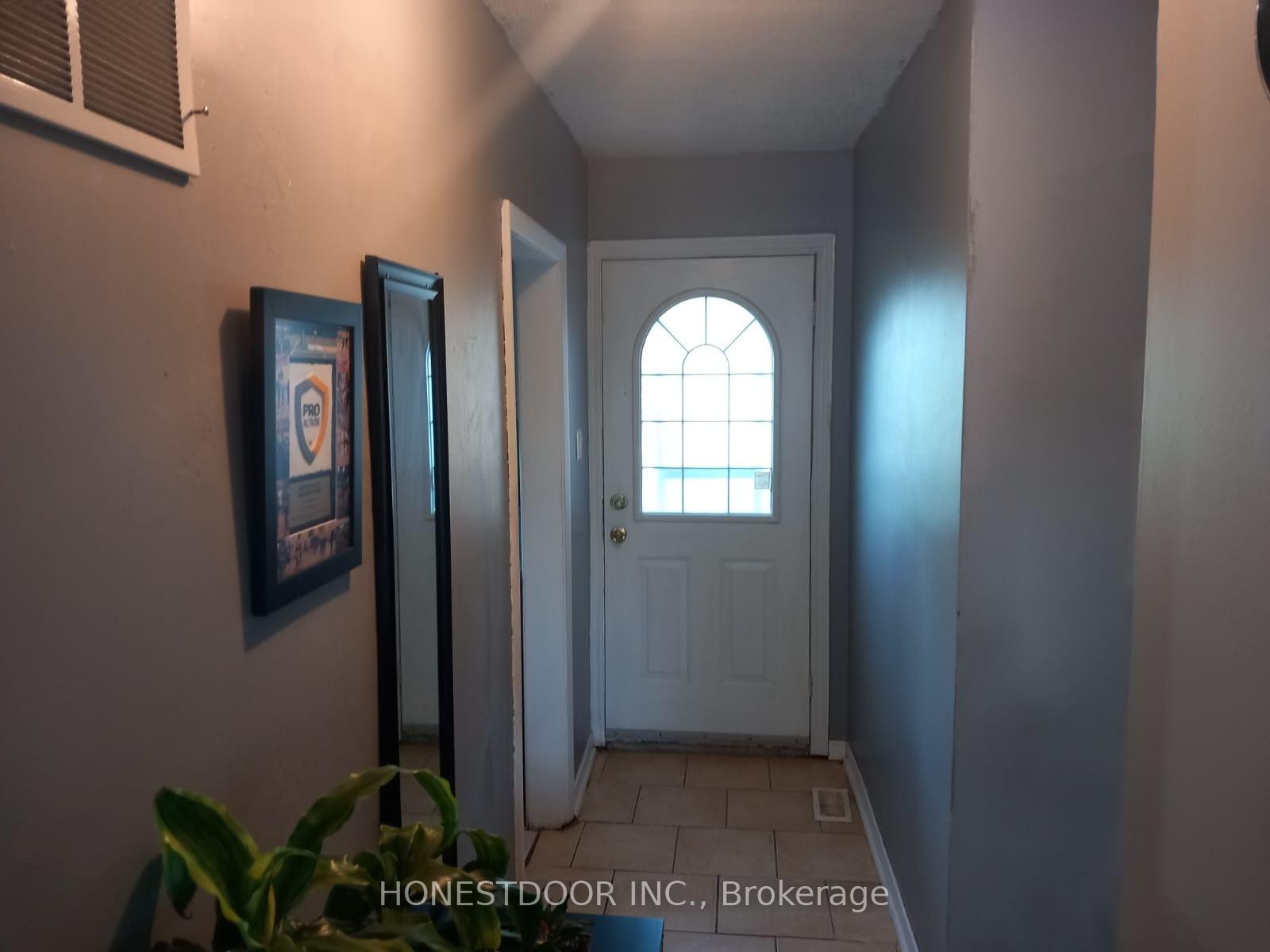 Photo 2 of 7568 Redstone Road, Mississauga, Malton — HOMEH
