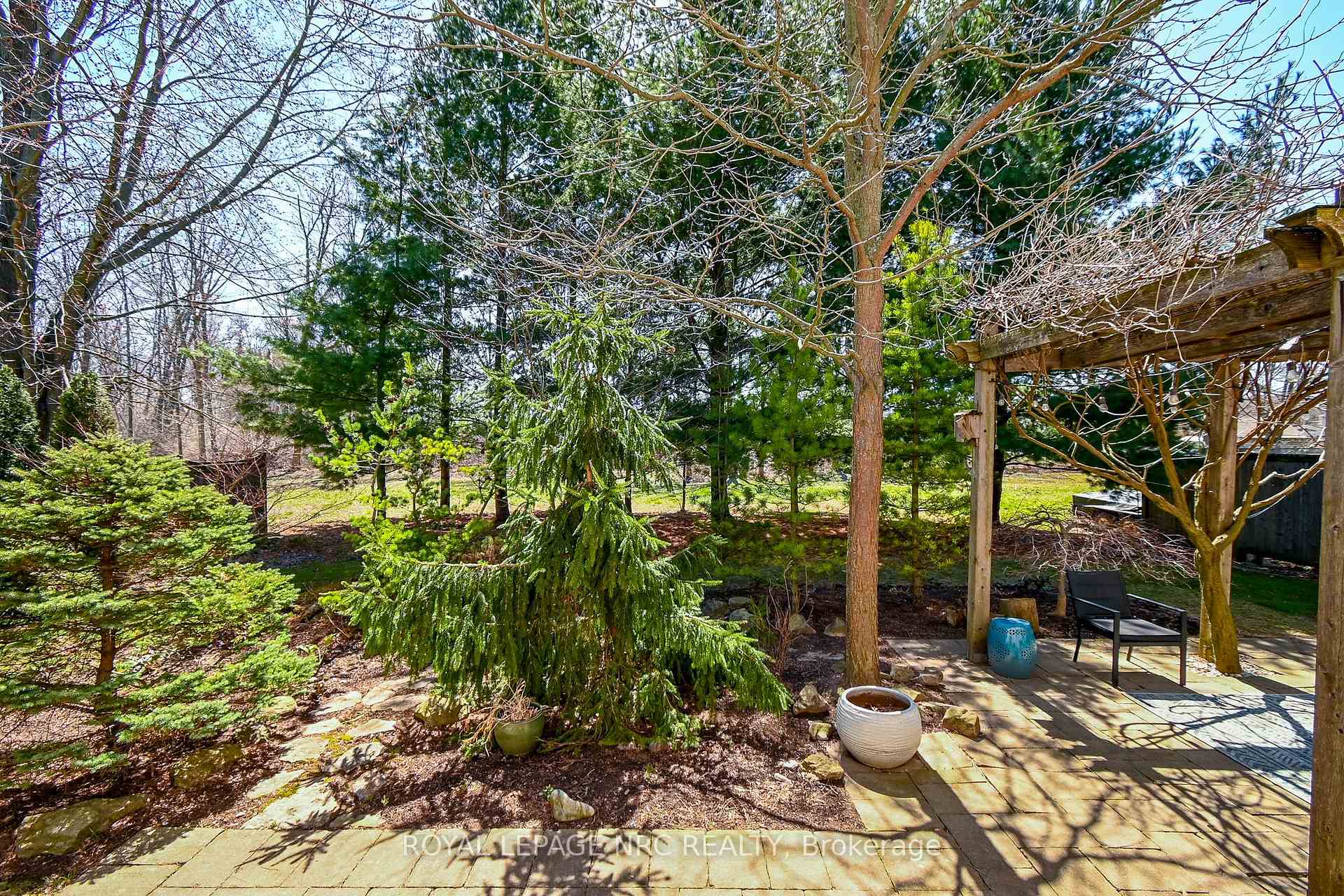 Photo 5 of 14 Bacon Lane, Pelham, Fonthill — HOMEH