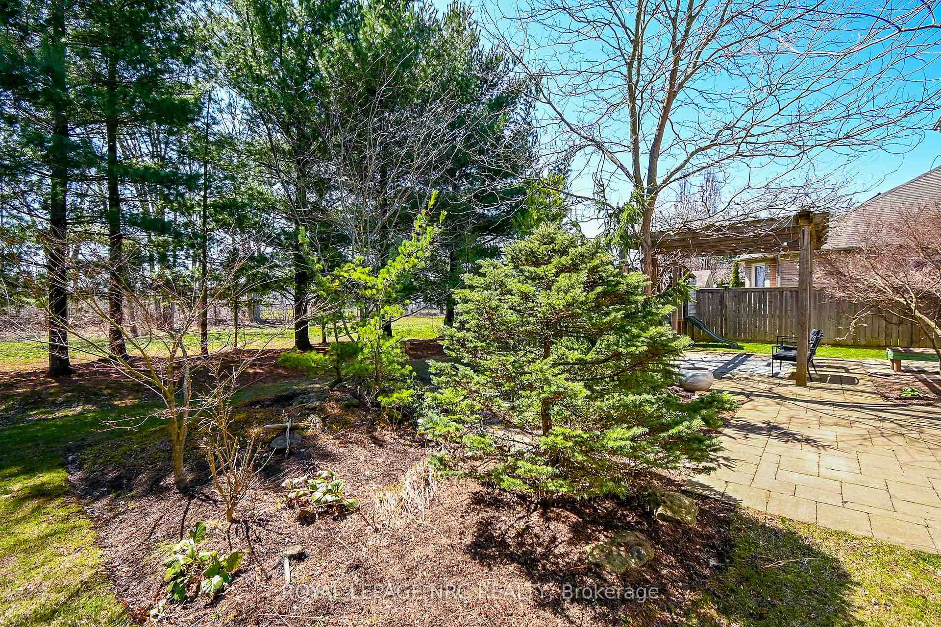 Photo 6 of 14 Bacon Lane, Pelham, Fonthill — HOMEH