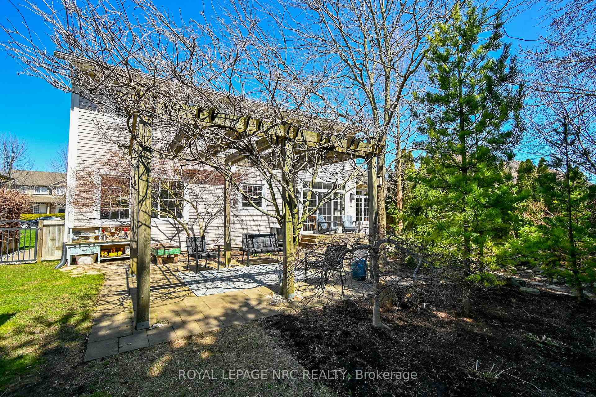 Photo 8 of 14 Bacon Lane, Pelham, Fonthill — HOMEH