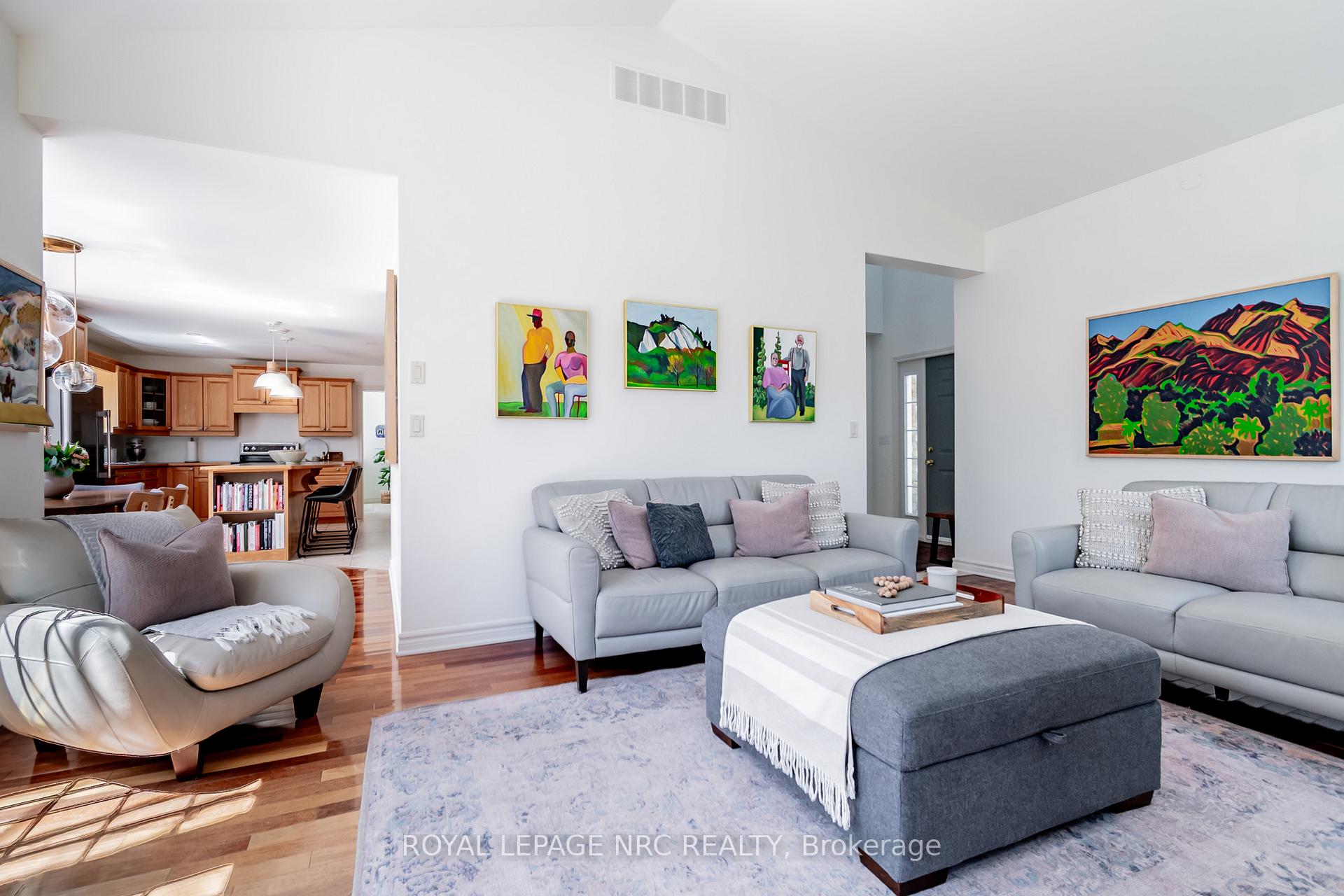 Photo 16 of 14 Bacon Lane, Pelham, Fonthill — HOMEH