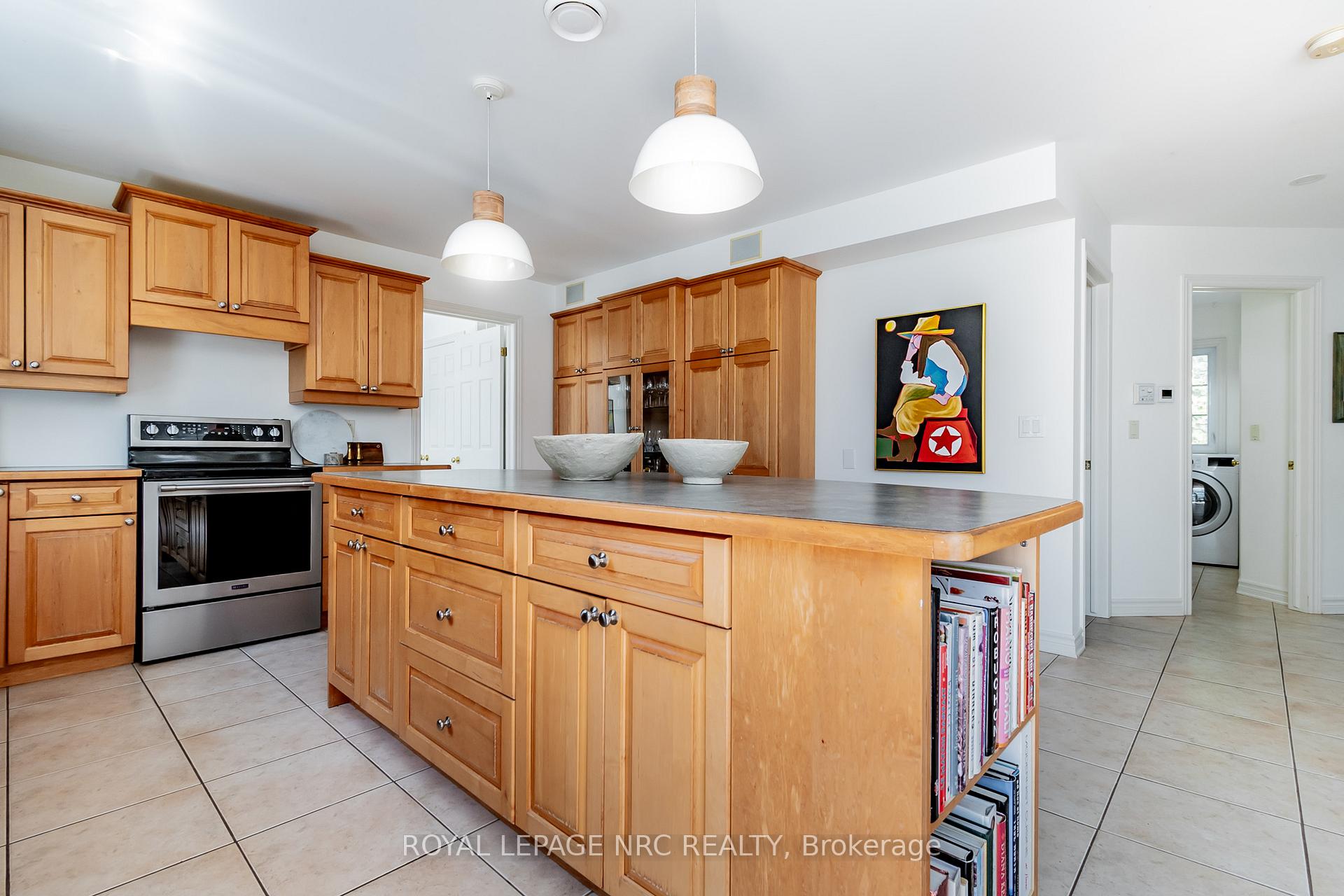 Photo 23 of 14 Bacon Lane, Pelham, Fonthill — HOMEH