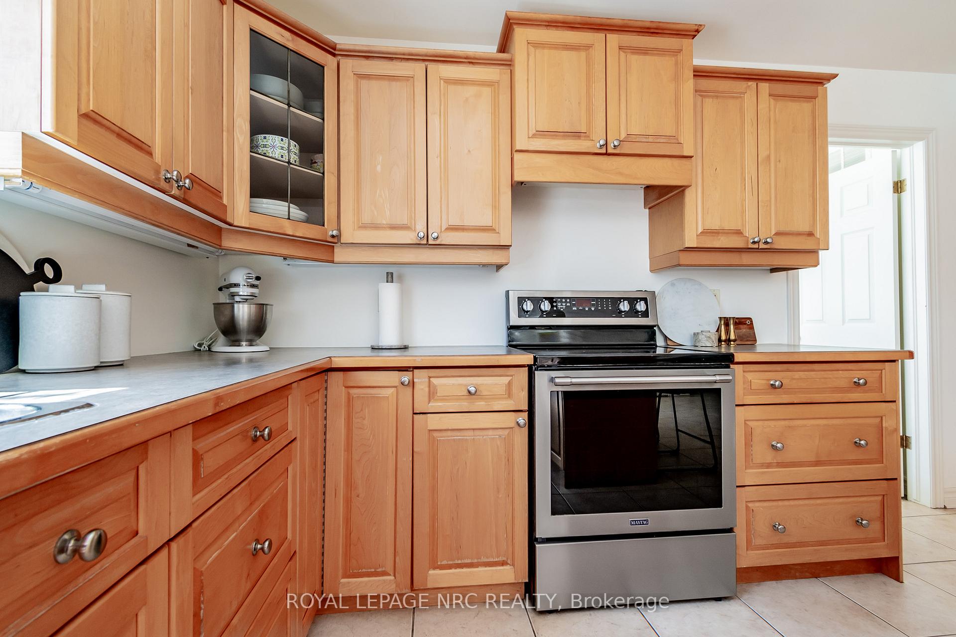 Photo 25 of 14 Bacon Lane, Pelham, Fonthill — HOMEH