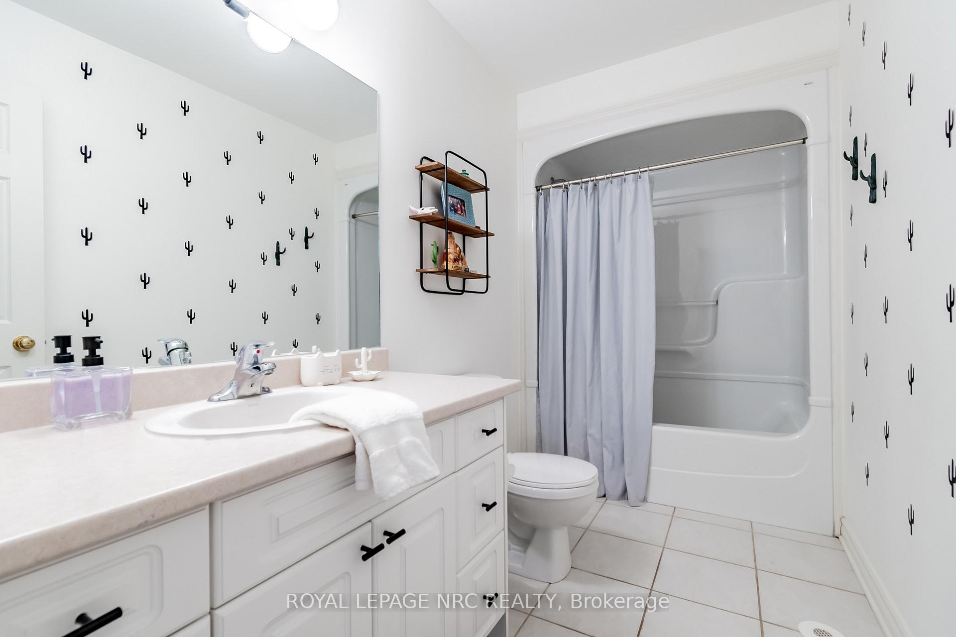 Photo 32 of 14 Bacon Lane, Pelham, Fonthill — HOMEH