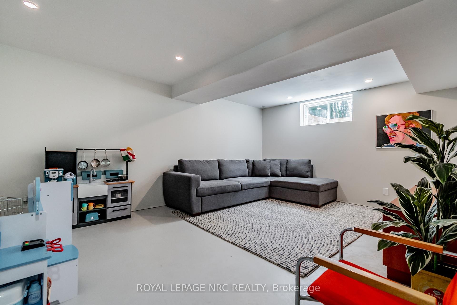 Photo 36 of 14 Bacon Lane, Pelham, Fonthill — HOMEH