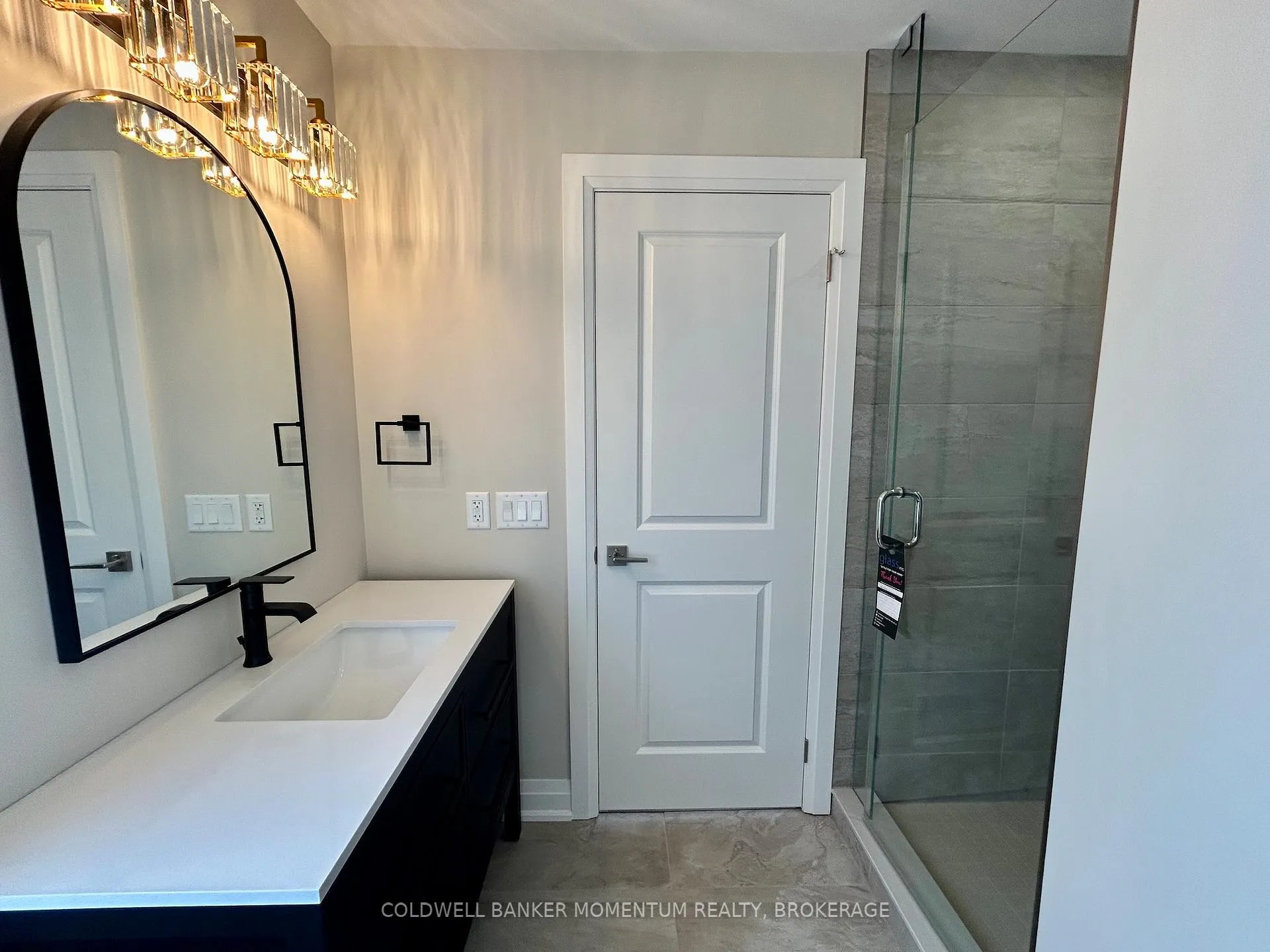 Photo 18 of Unit Upper, 5091 Bridge Street, Niagara Falls, Downtown — HOMEH