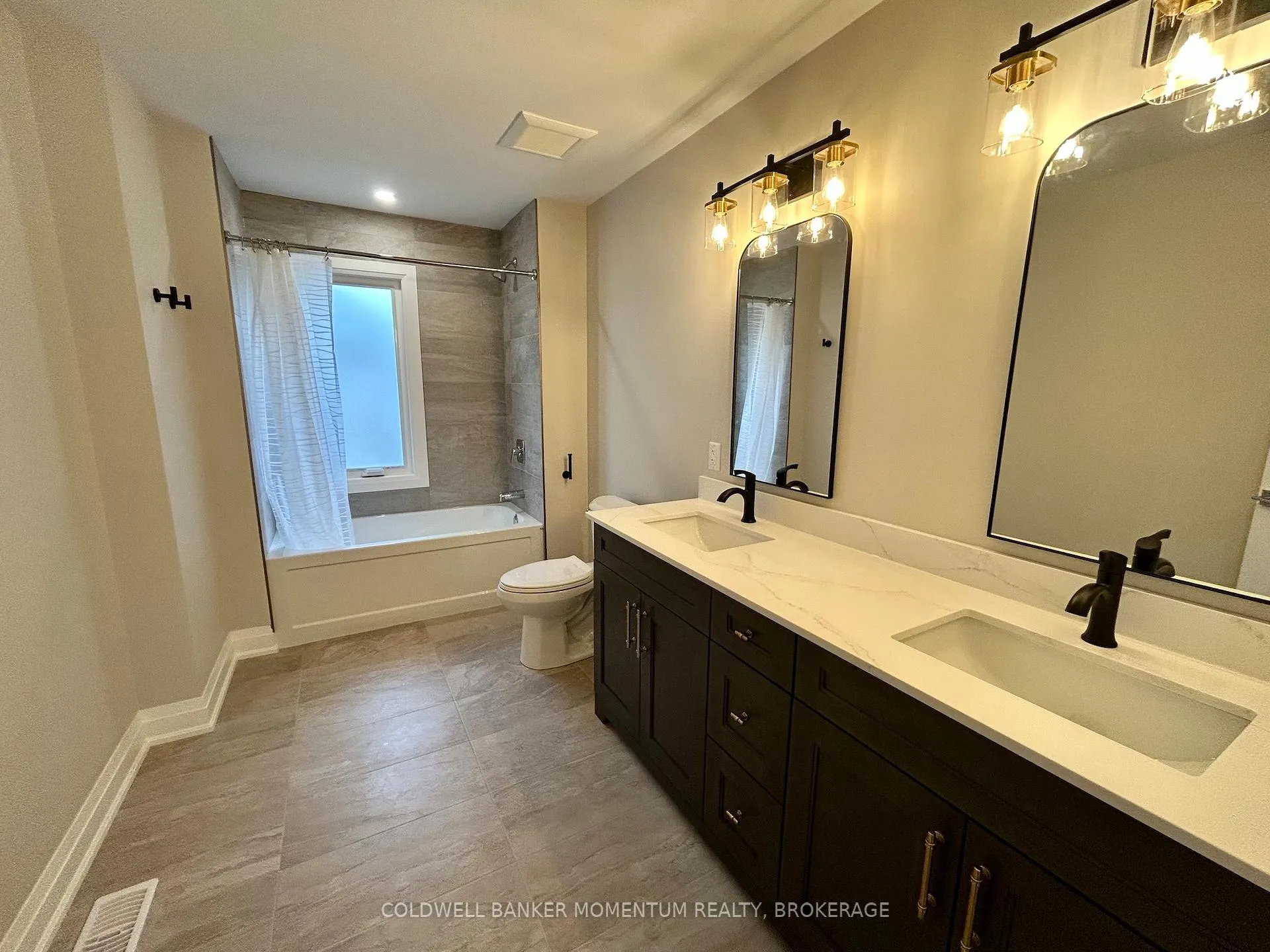 Photo 19 of Unit Upper, 5091 Bridge Street, Niagara Falls, Downtown — HOMEH