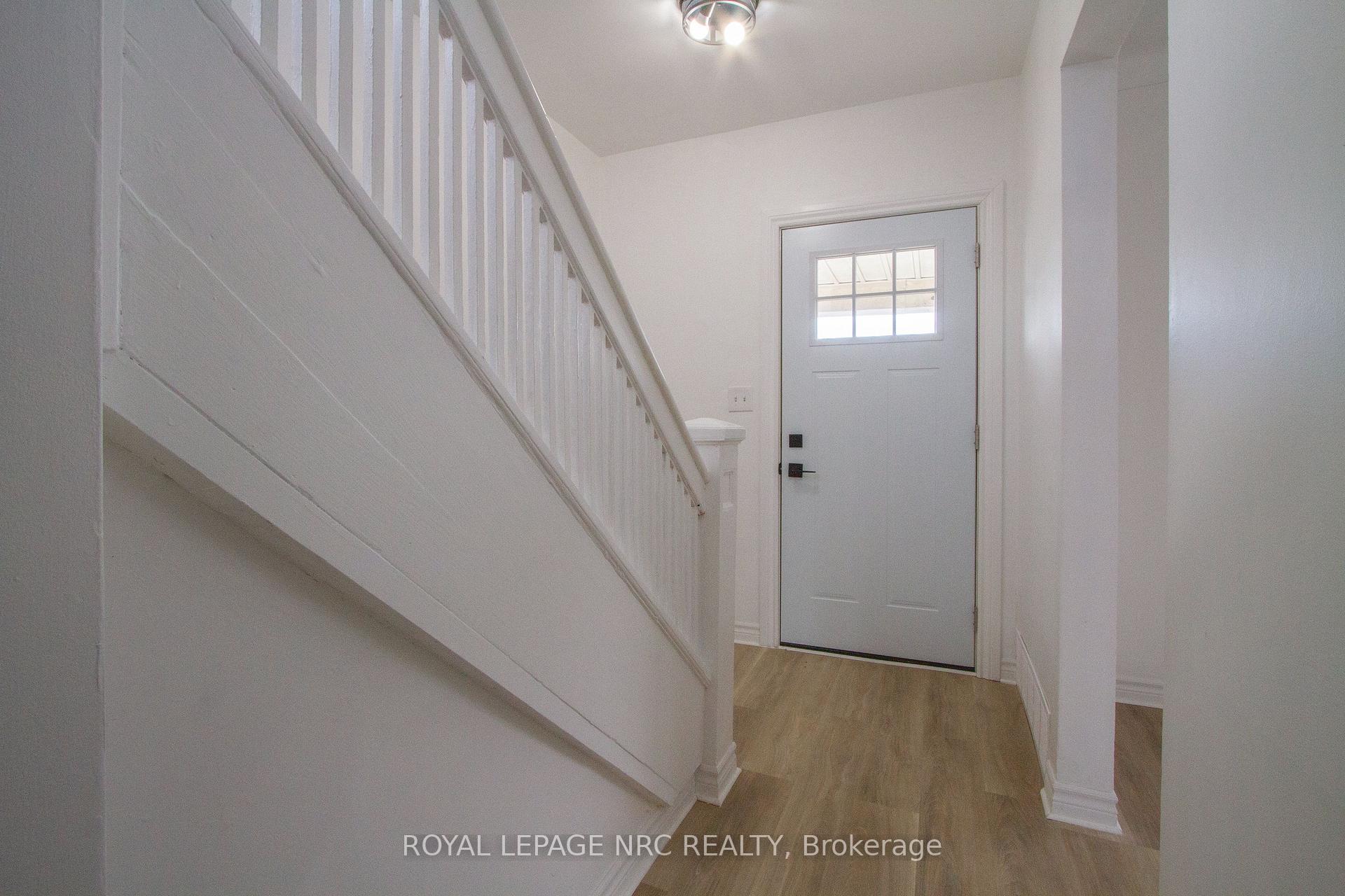 Photo 3 of 4900 St Clair Avenue, Niagara Falls, Downtown — HOMEH