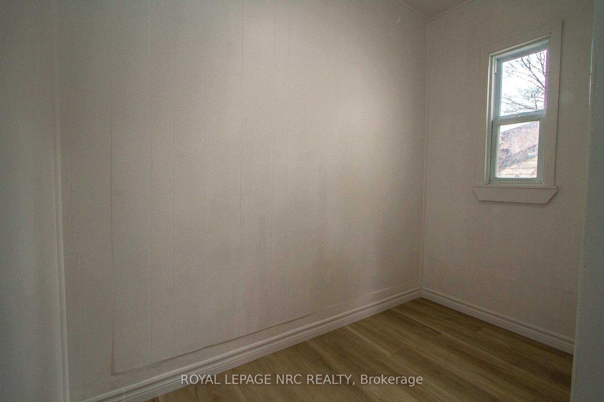 Photo 9 of 4900 St Clair Avenue, Niagara Falls, Downtown — HOMEH