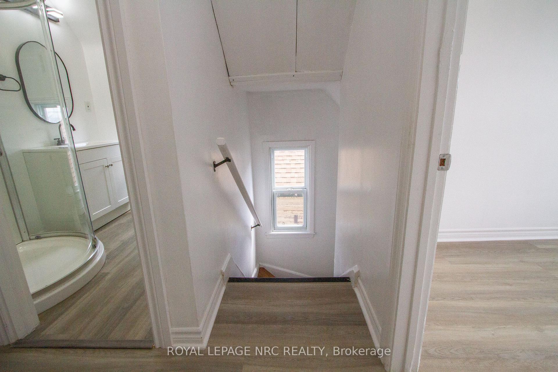 Photo 10 of 4900 St Clair Avenue, Niagara Falls, Downtown — HOMEH