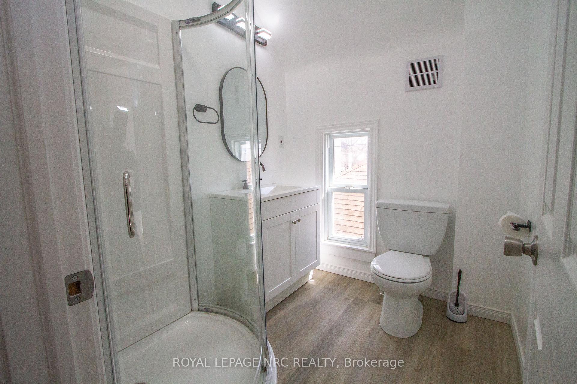 Photo 11 of 4900 St Clair Avenue, Niagara Falls, Downtown — HOMEH