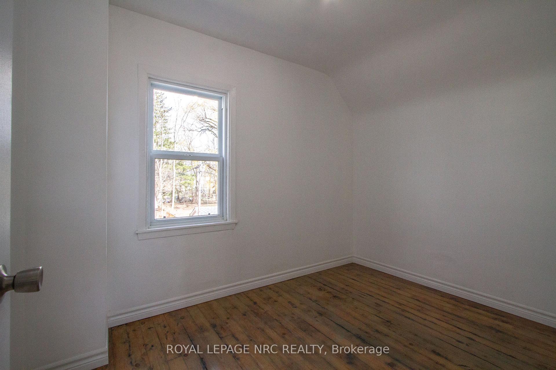 Photo 14 of 4900 St Clair Avenue, Niagara Falls, Downtown — HOMEH