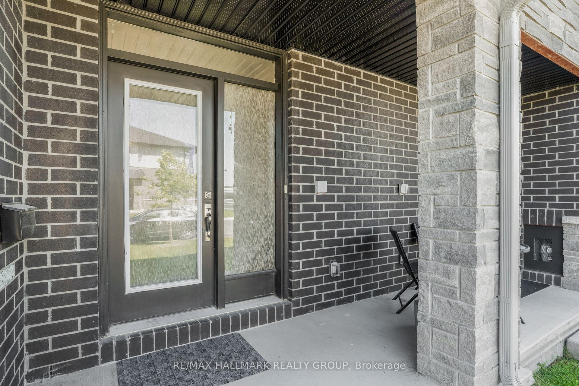 Photo 2 of 407 Cornice Street, Ottawa, Mer Bleue/Bradley Estates/Anderson Park — HOMEH