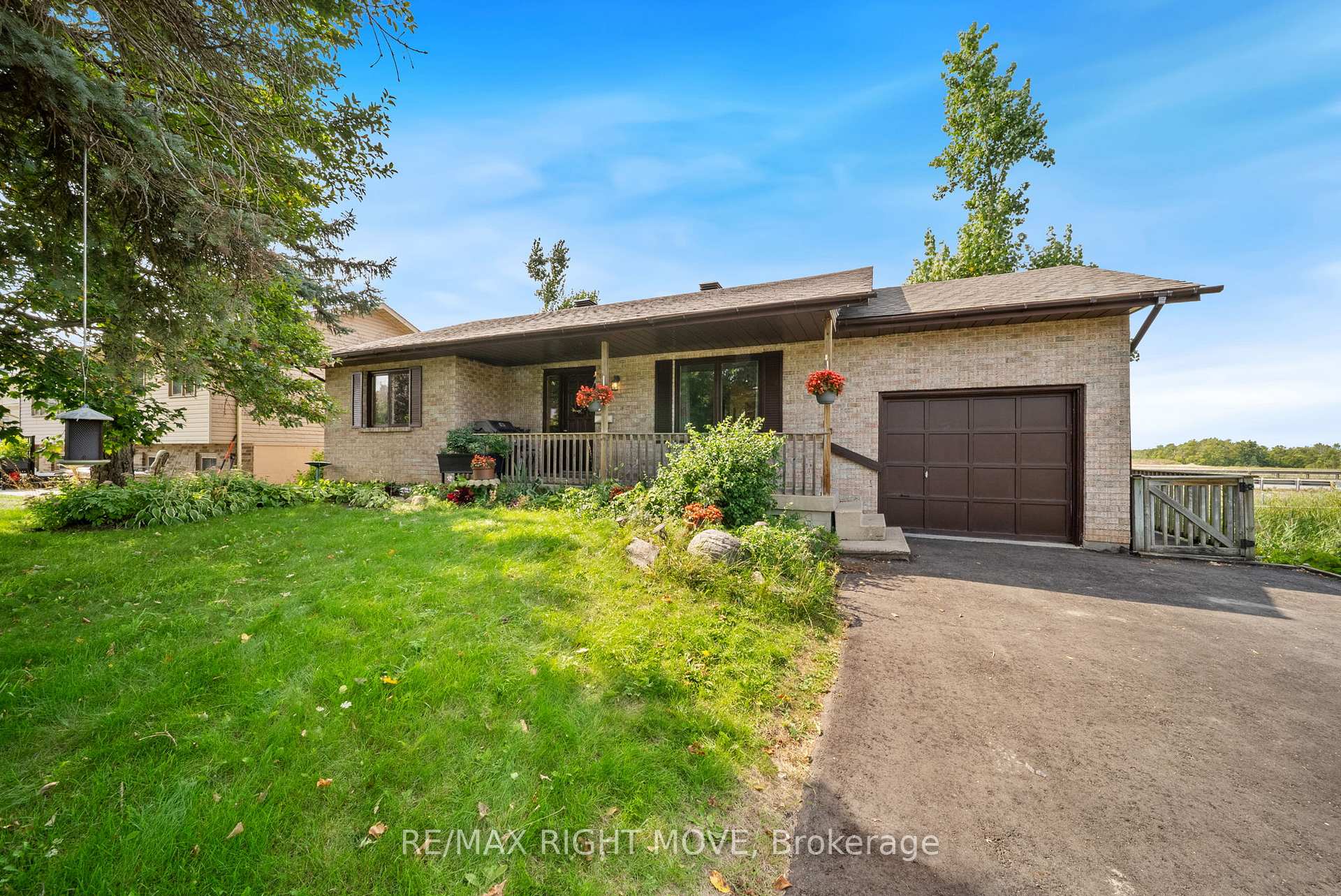 Photo 2 of 10 Dancy Drive, Orillia — HOMEH