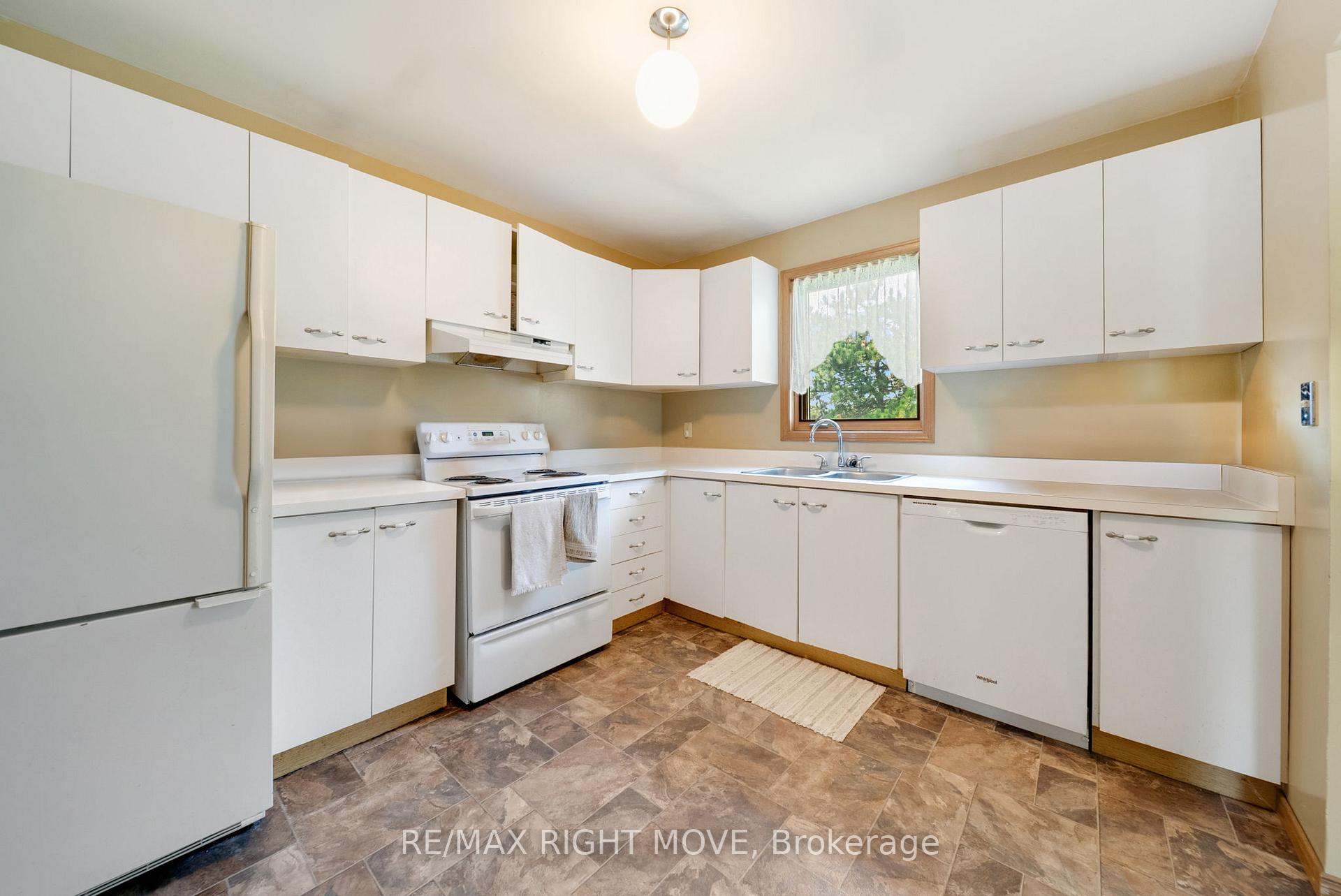 Photo 10 of 10 Dancy Drive, Orillia — HOMEH