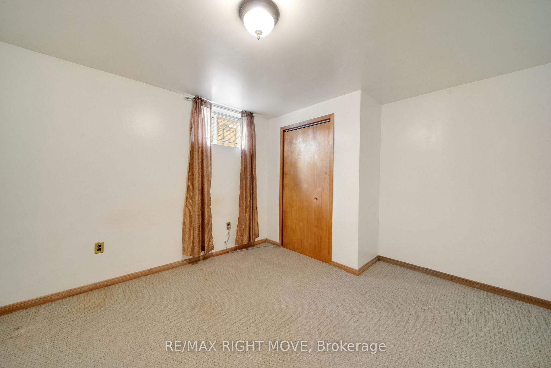 Photo 20 of 10 Dancy Drive, Orillia — HOMEH