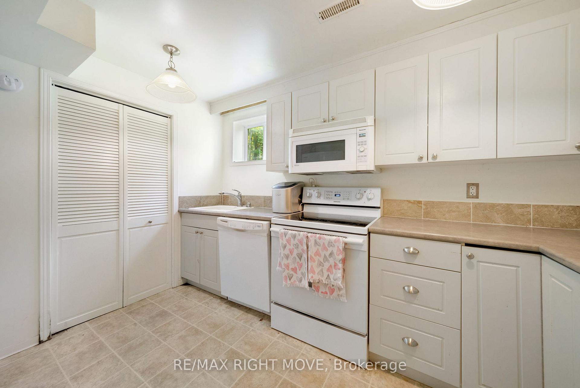 Photo 23 of 10 Dancy Drive, Orillia — HOMEH