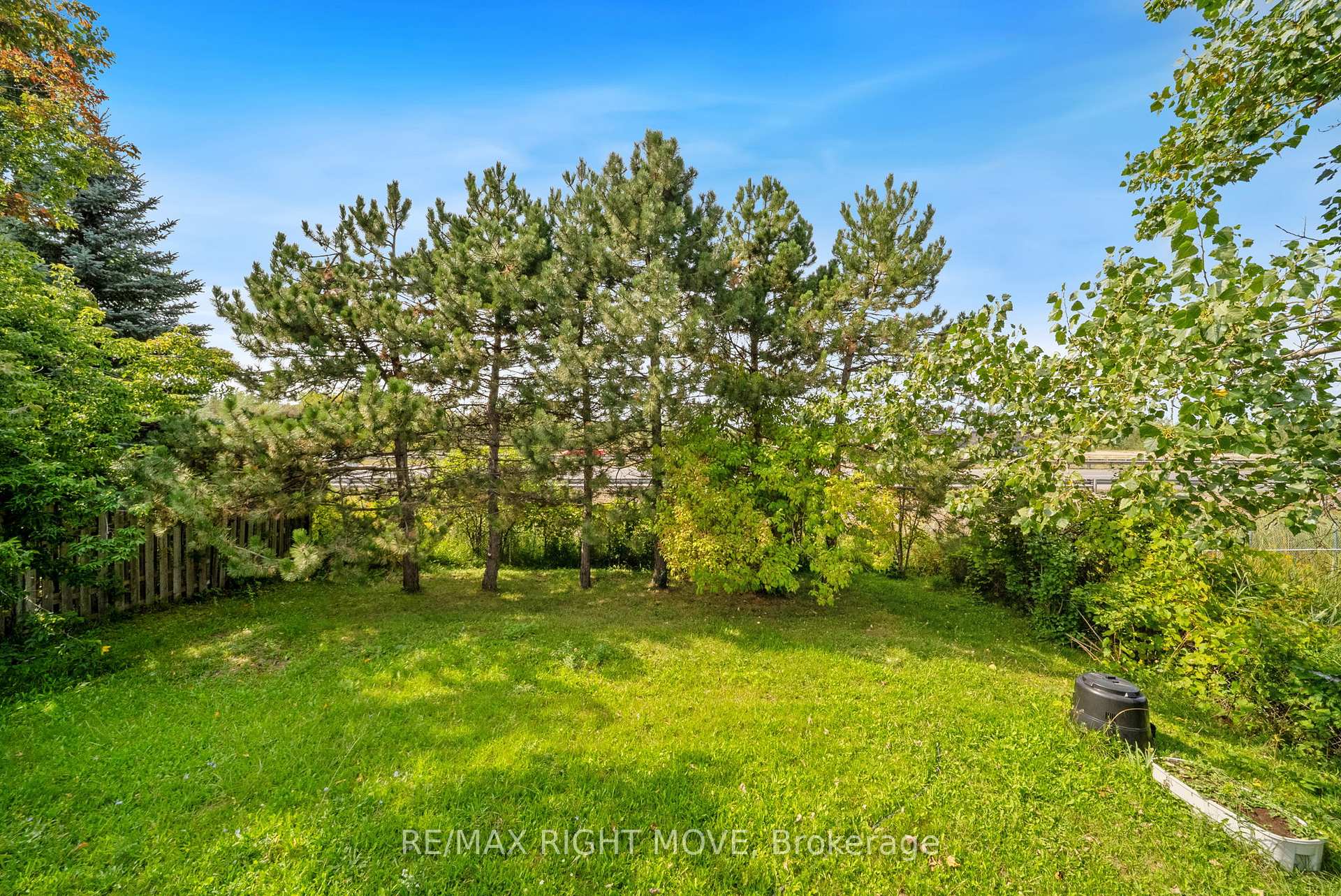 Photo 28 of 10 Dancy Drive, Orillia — HOMEH