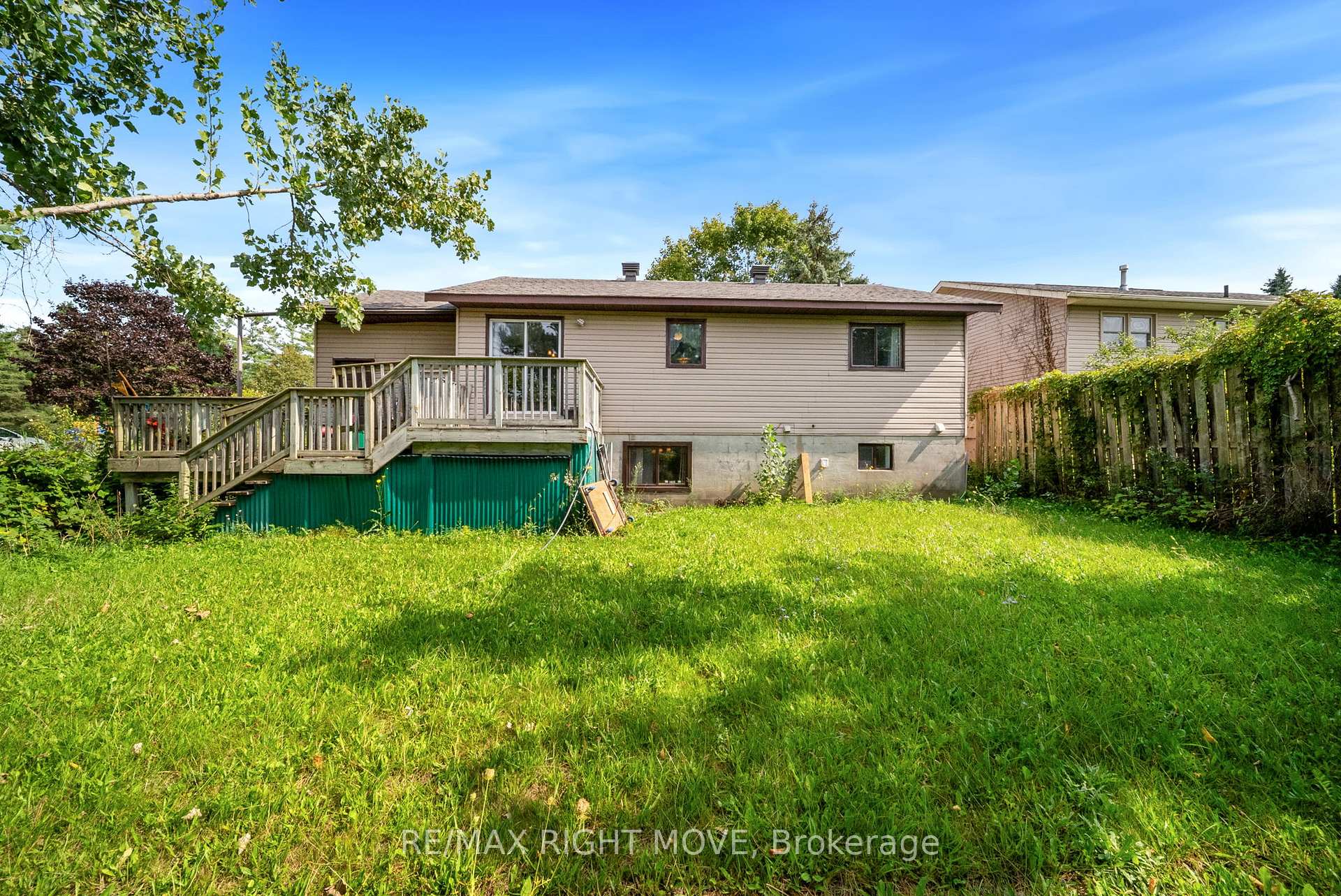Photo 29 of 10 Dancy Drive, Orillia — HOMEH