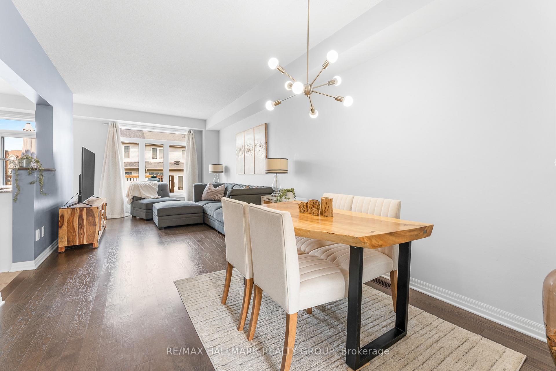Photo 9 of 635 Spring Valley Drive, Ottawa, Mer Bleue/Bradley Estates/Anderson Park — HOMEH