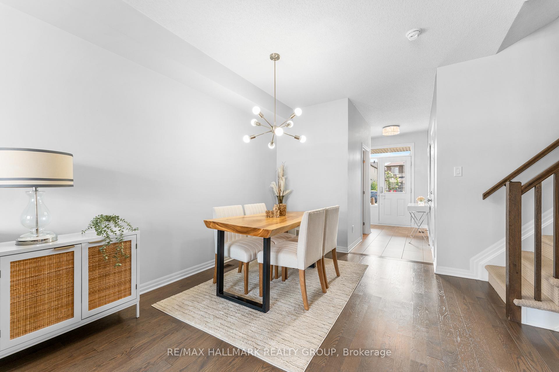 Photo 10 of 635 Spring Valley Drive, Ottawa, Mer Bleue/Bradley Estates/Anderson Park — HOMEH