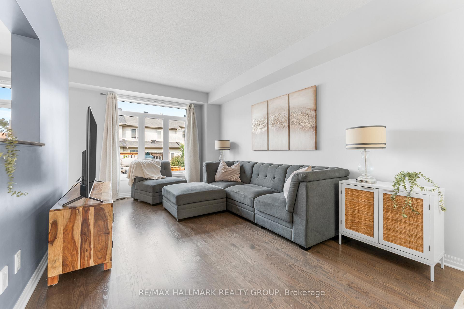 Photo 12 of 635 Spring Valley Drive, Ottawa, Mer Bleue/Bradley Estates/Anderson Park — HOMEH
