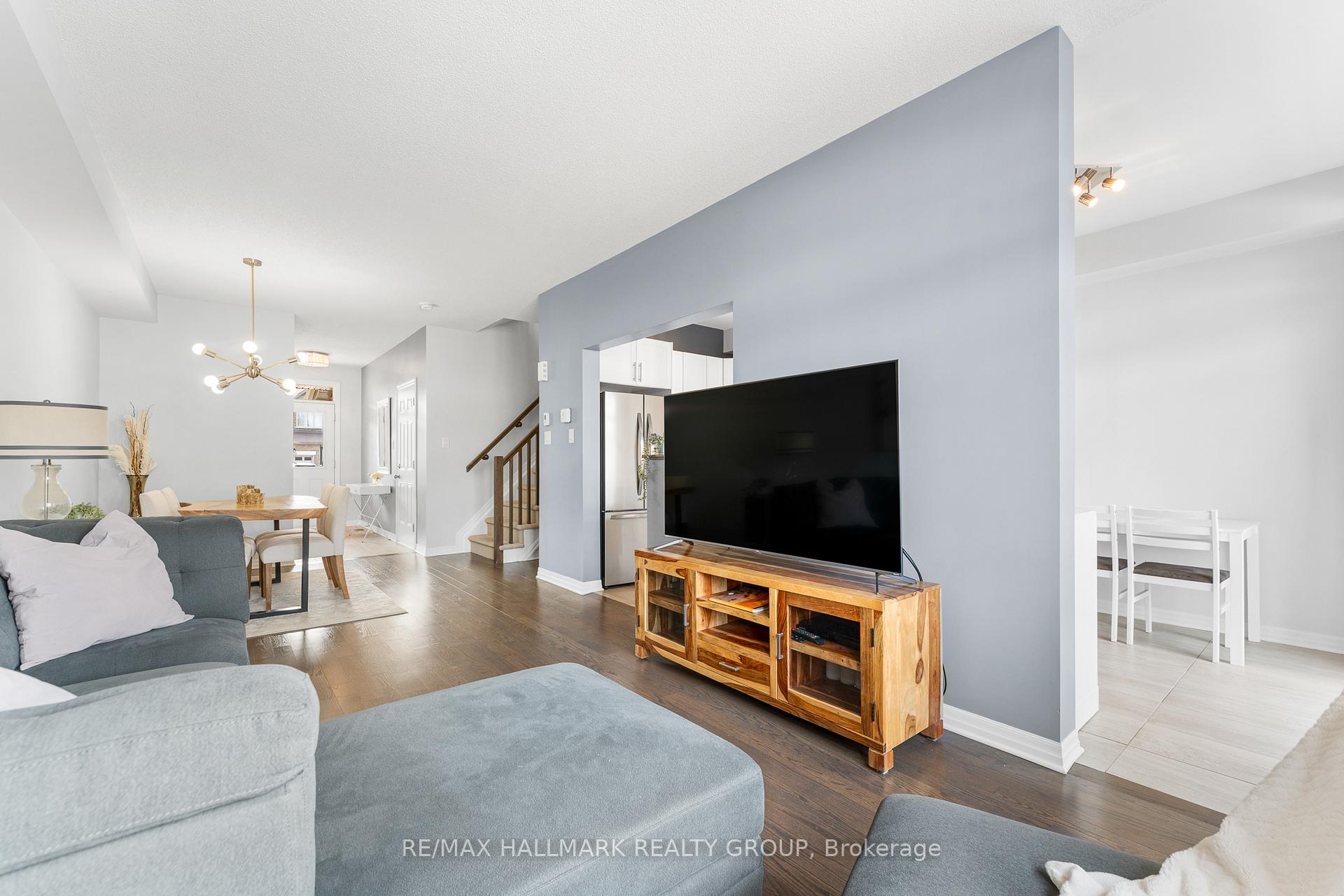 Photo 15 of 635 Spring Valley Drive, Ottawa, Mer Bleue/Bradley Estates/Anderson Park — HOMEH