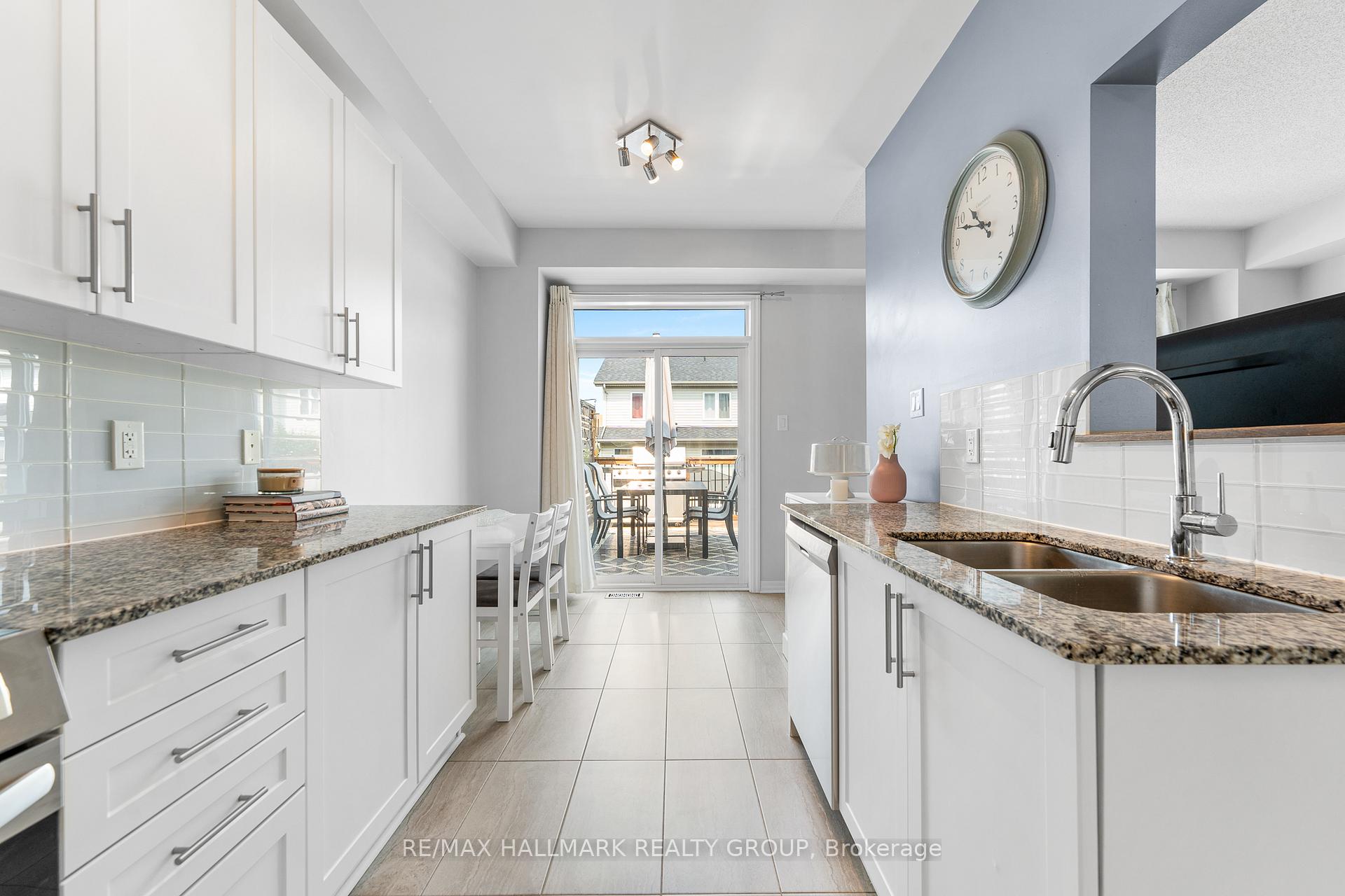 Photo 20 of 635 Spring Valley Drive, Ottawa, Mer Bleue/Bradley Estates/Anderson Park — HOMEH