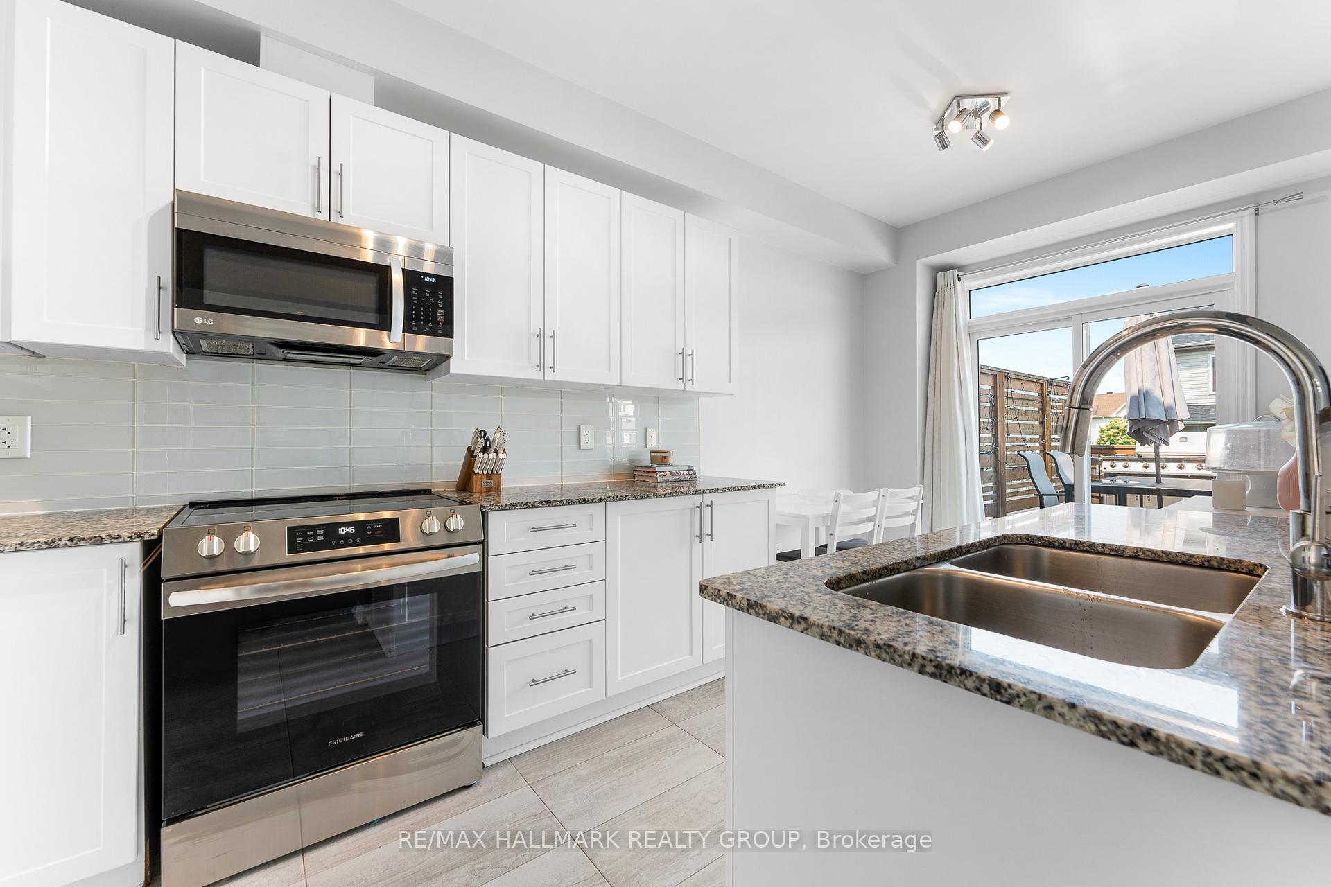 Photo 22 of 635 Spring Valley Drive, Ottawa, Mer Bleue/Bradley Estates/Anderson Park — HOMEH