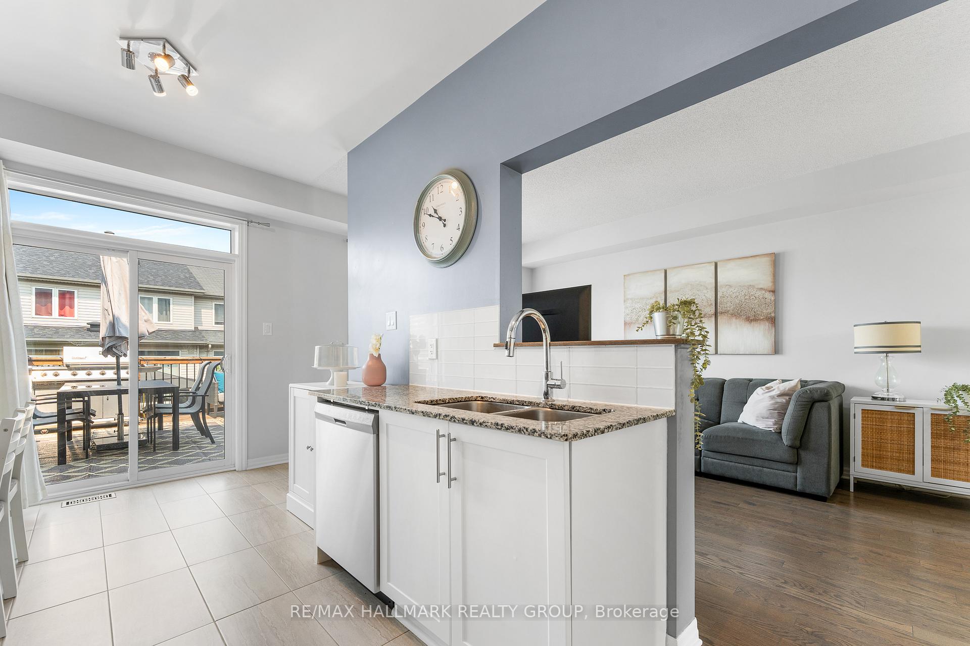 Photo 23 of 635 Spring Valley Drive, Ottawa, Mer Bleue/Bradley Estates/Anderson Park — HOMEH