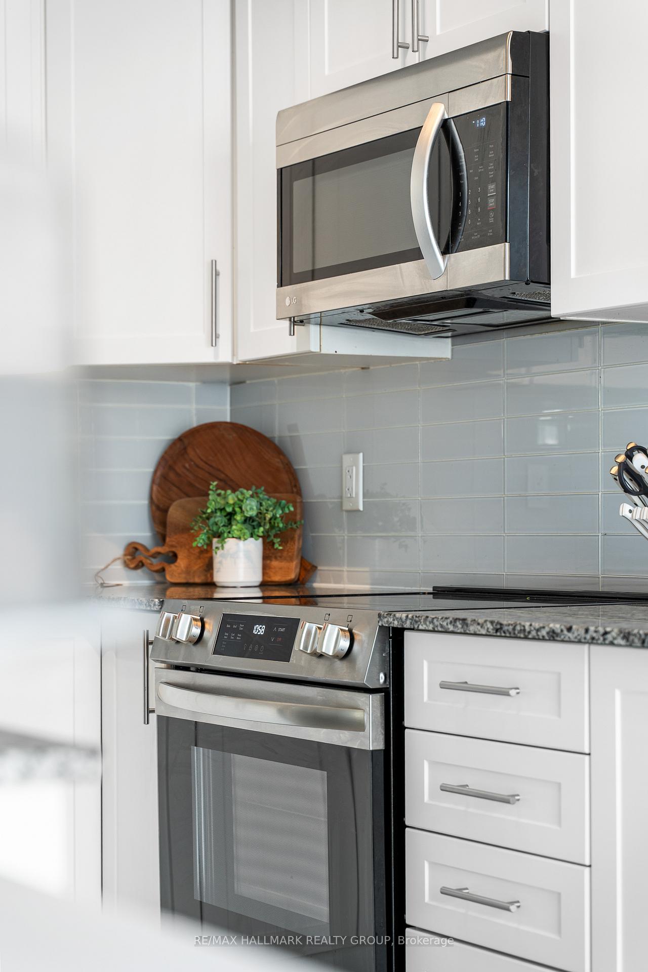 Photo 25 of 635 Spring Valley Drive, Ottawa, Mer Bleue/Bradley Estates/Anderson Park — HOMEH