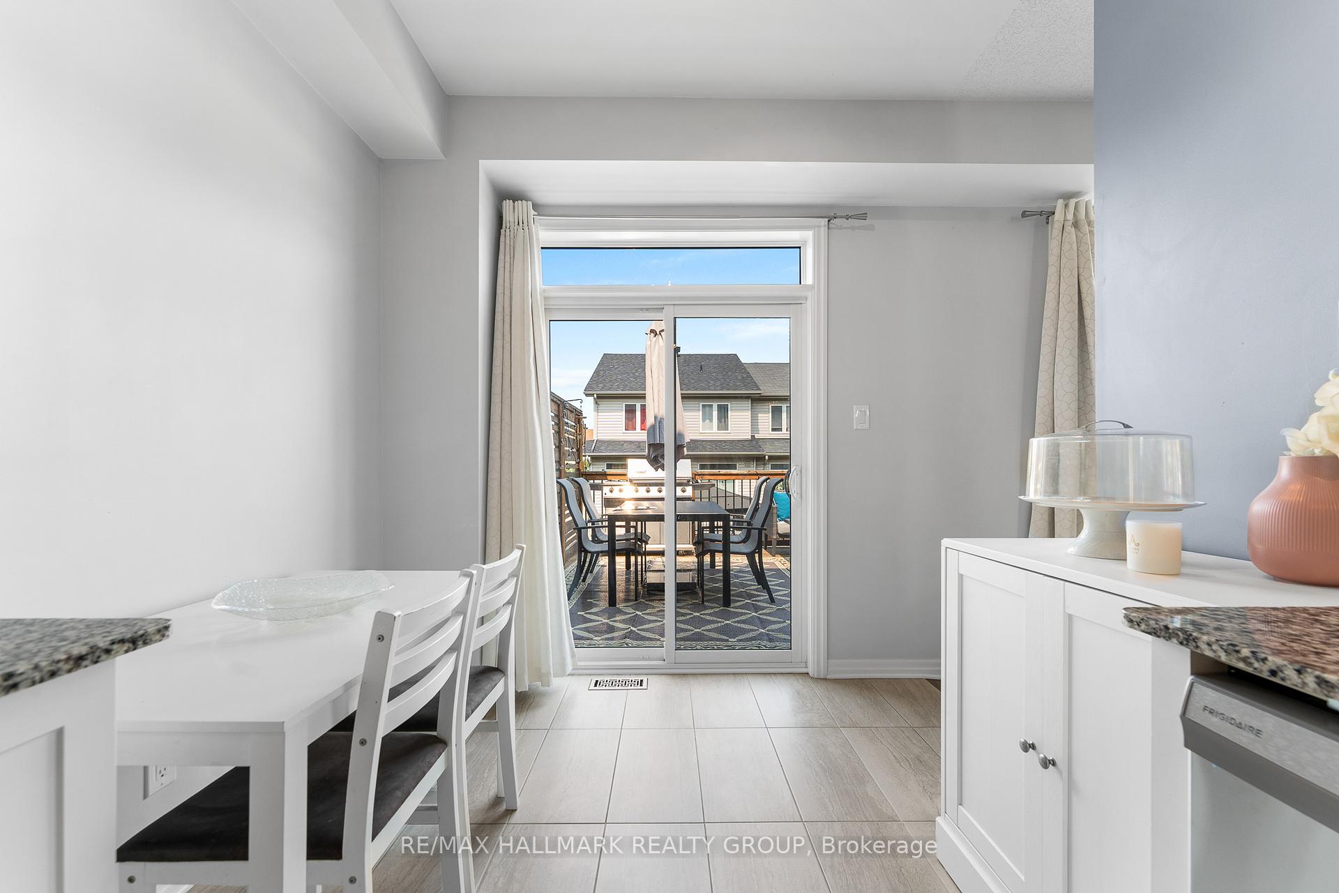 Photo 26 of 635 Spring Valley Drive, Ottawa, Mer Bleue/Bradley Estates/Anderson Park — HOMEH