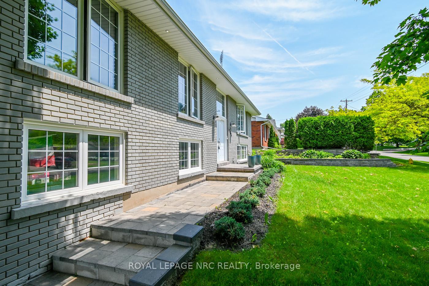 Photo 4 of 163 Pancake Lane, Pelham, Fonthill — HOMEH
