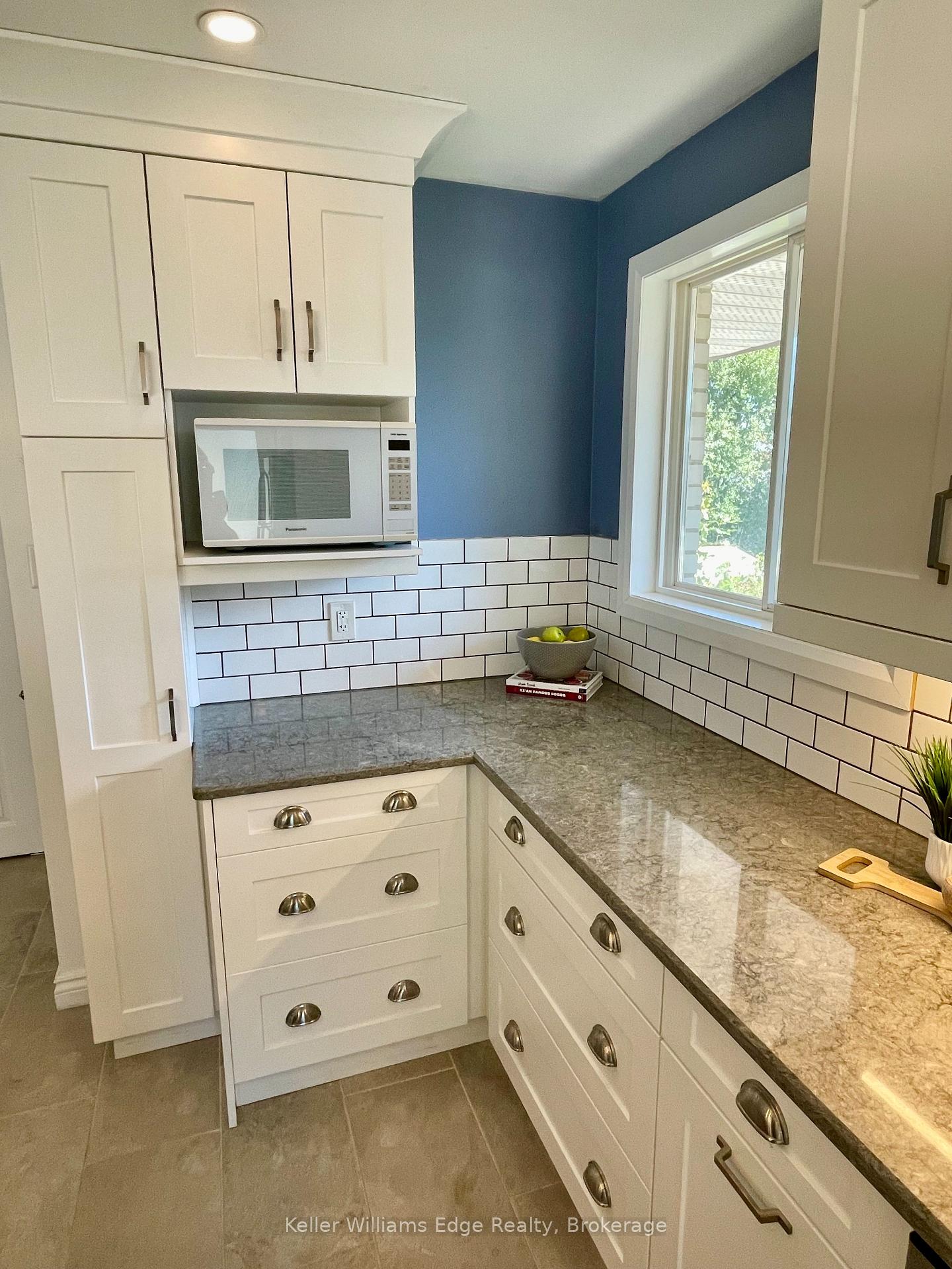 Photo 9 of 93A Dawson Road, Orangeville — HOMEH