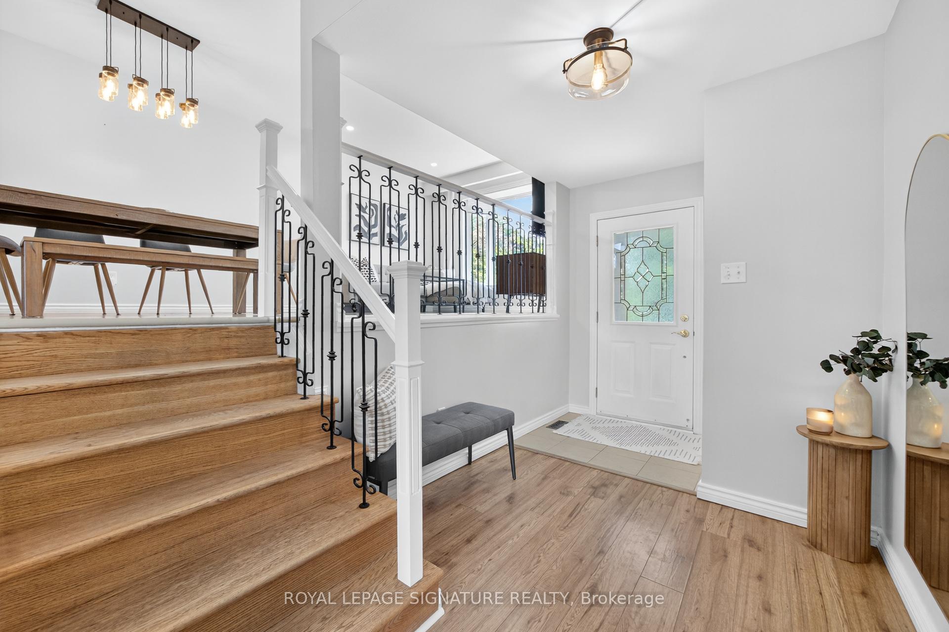 Photo 7 of 3330 Kings Masting Crescent, Mississauga, Erin Mills — HOMEH