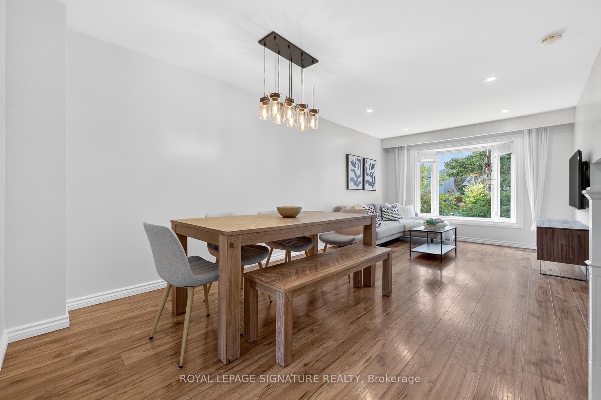 Photo 11 of 3330 Kings Masting Crescent, Mississauga, Erin Mills — HOMEH
