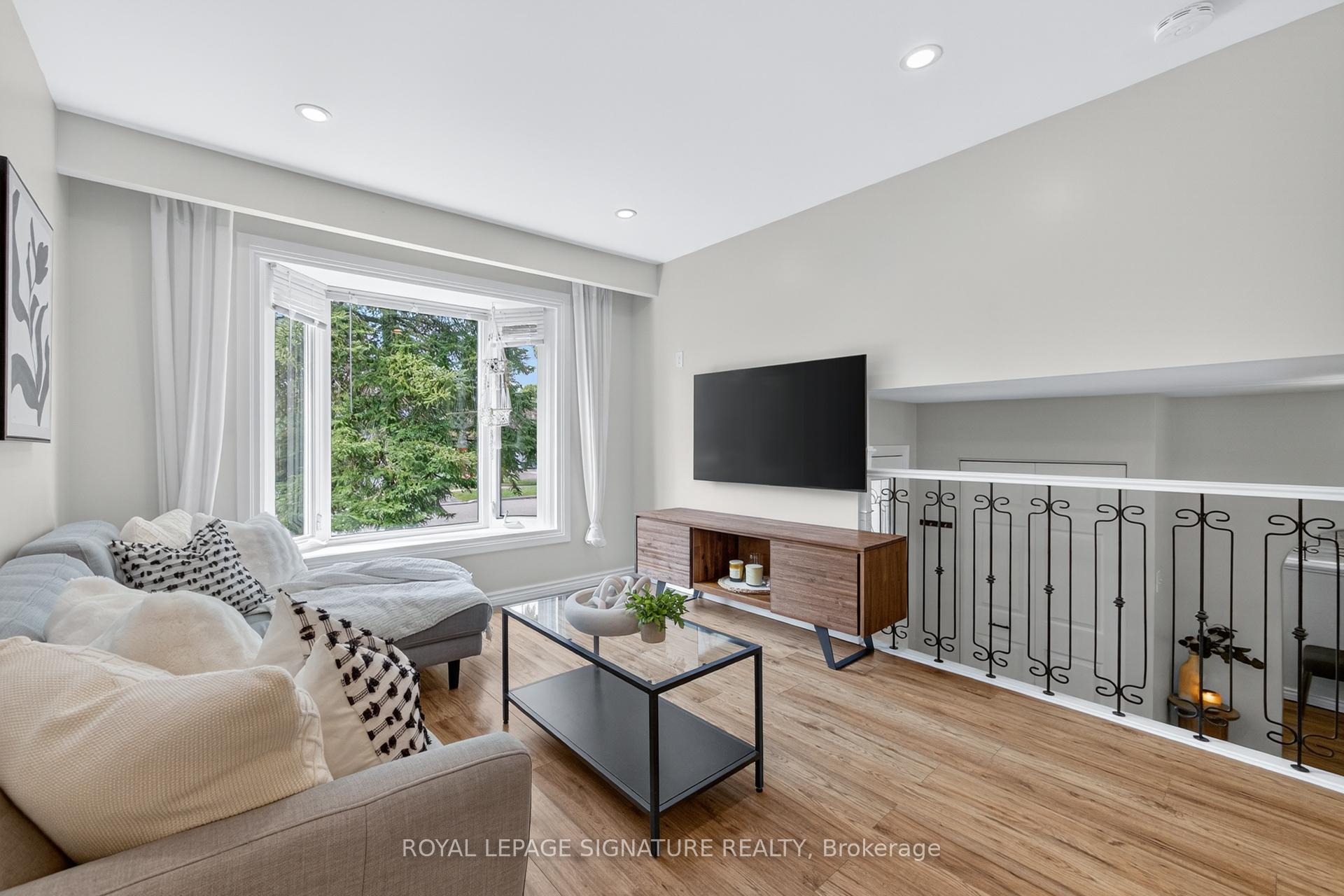Photo 13 of 3330 Kings Masting Crescent, Mississauga, Erin Mills — HOMEH