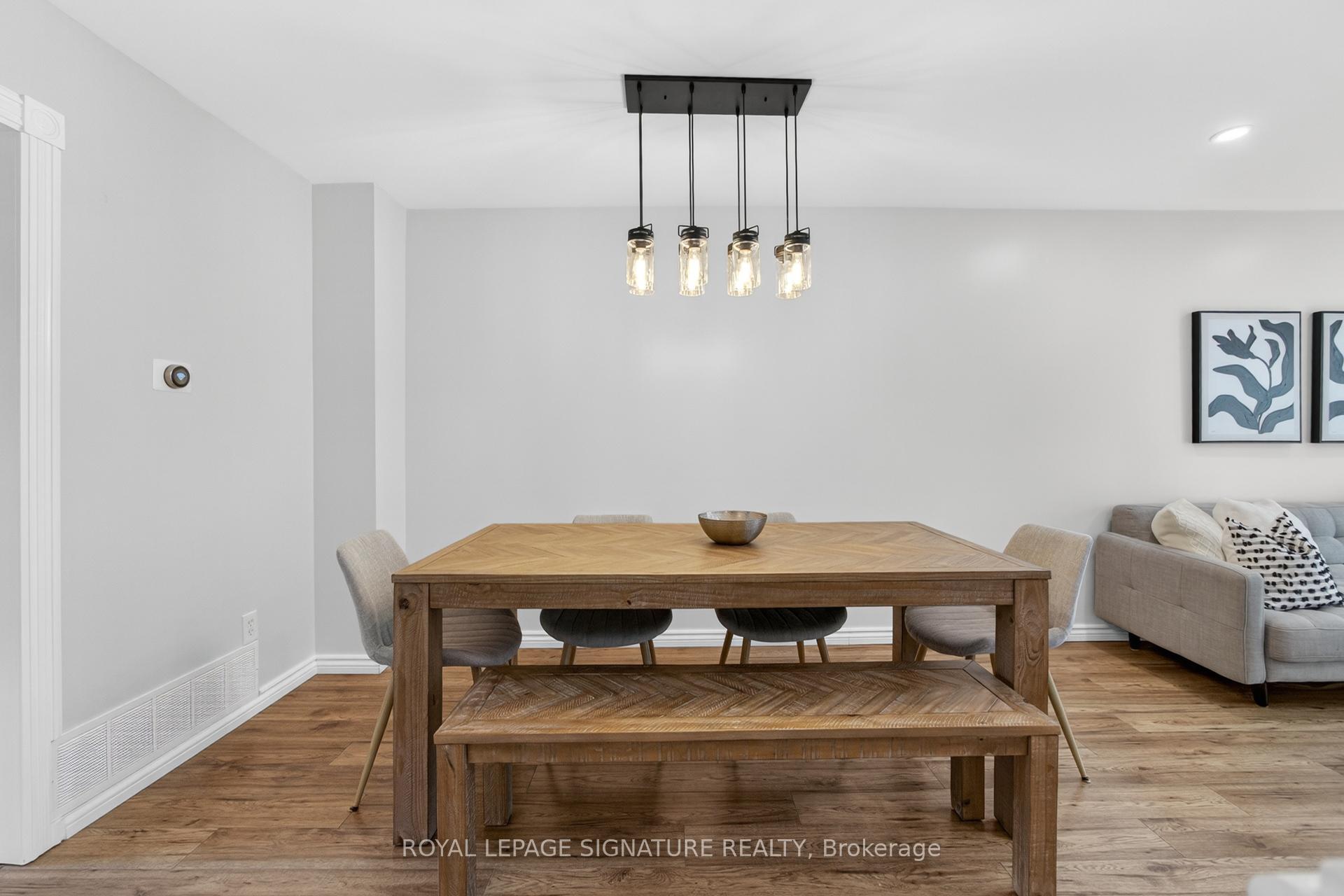 Photo 15 of 3330 Kings Masting Crescent, Mississauga, Erin Mills — HOMEH