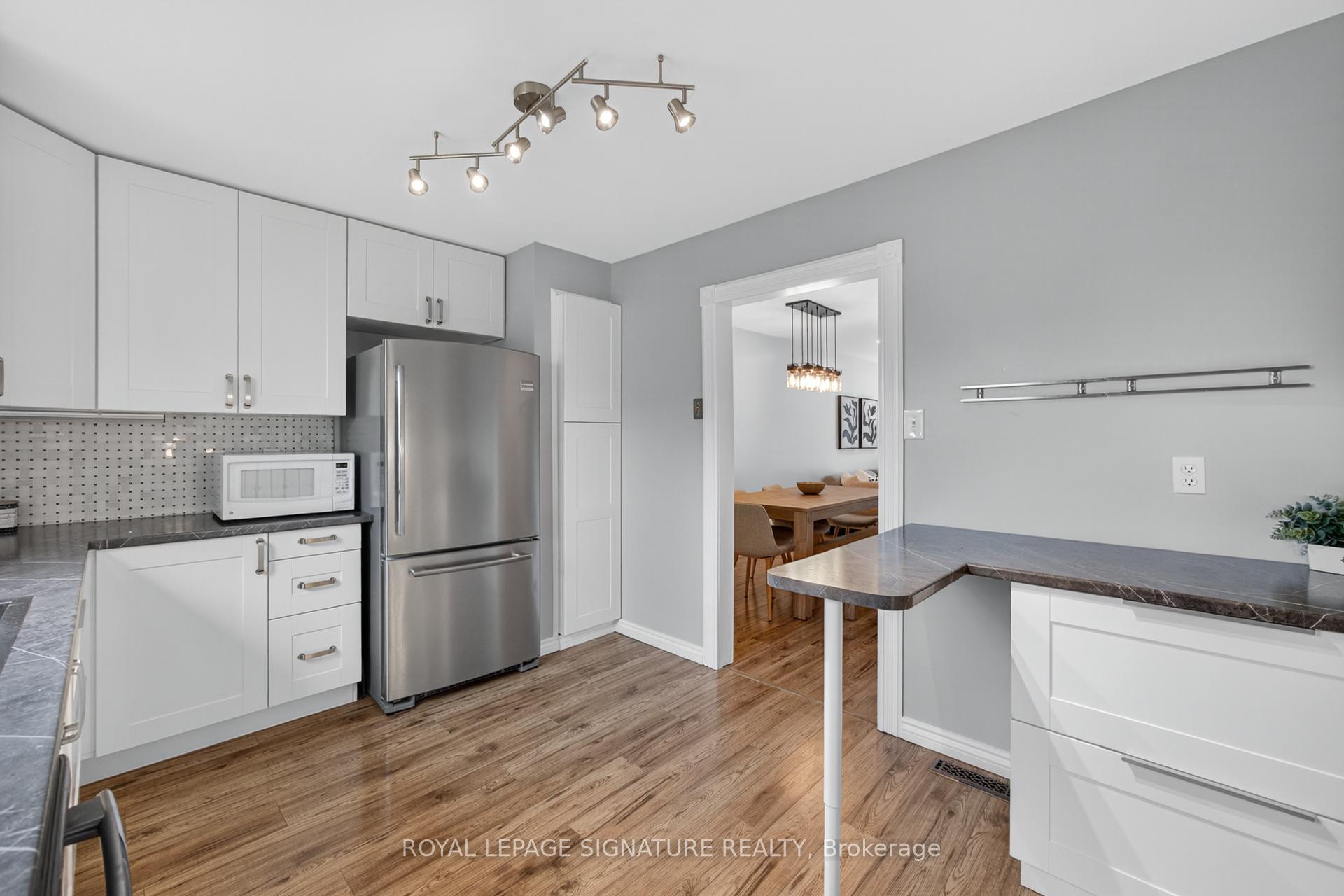 Photo 19 of 3330 Kings Masting Crescent, Mississauga, Erin Mills — HOMEH
