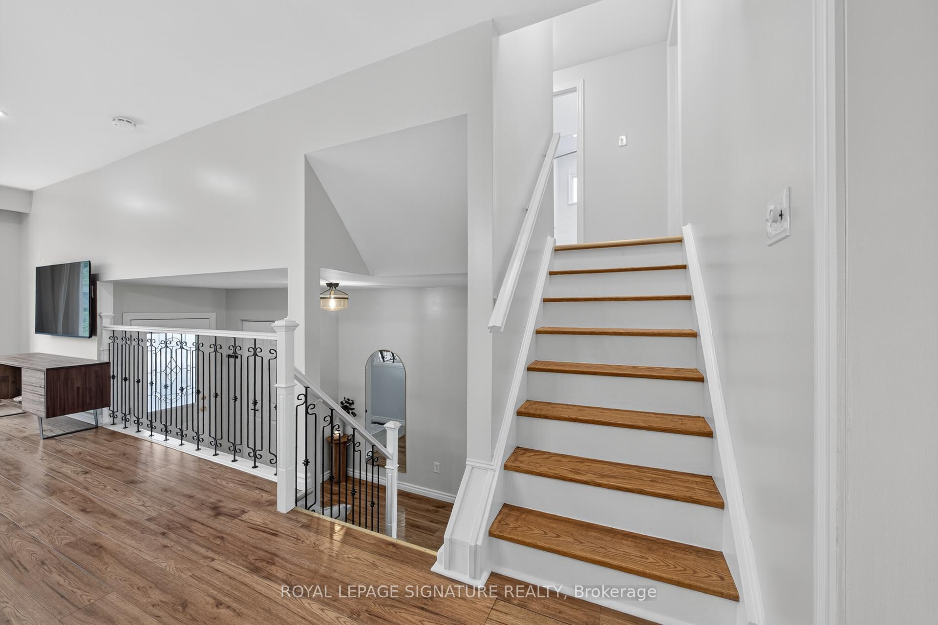 Photo 25 of 3330 Kings Masting Crescent, Mississauga, Erin Mills — HOMEH