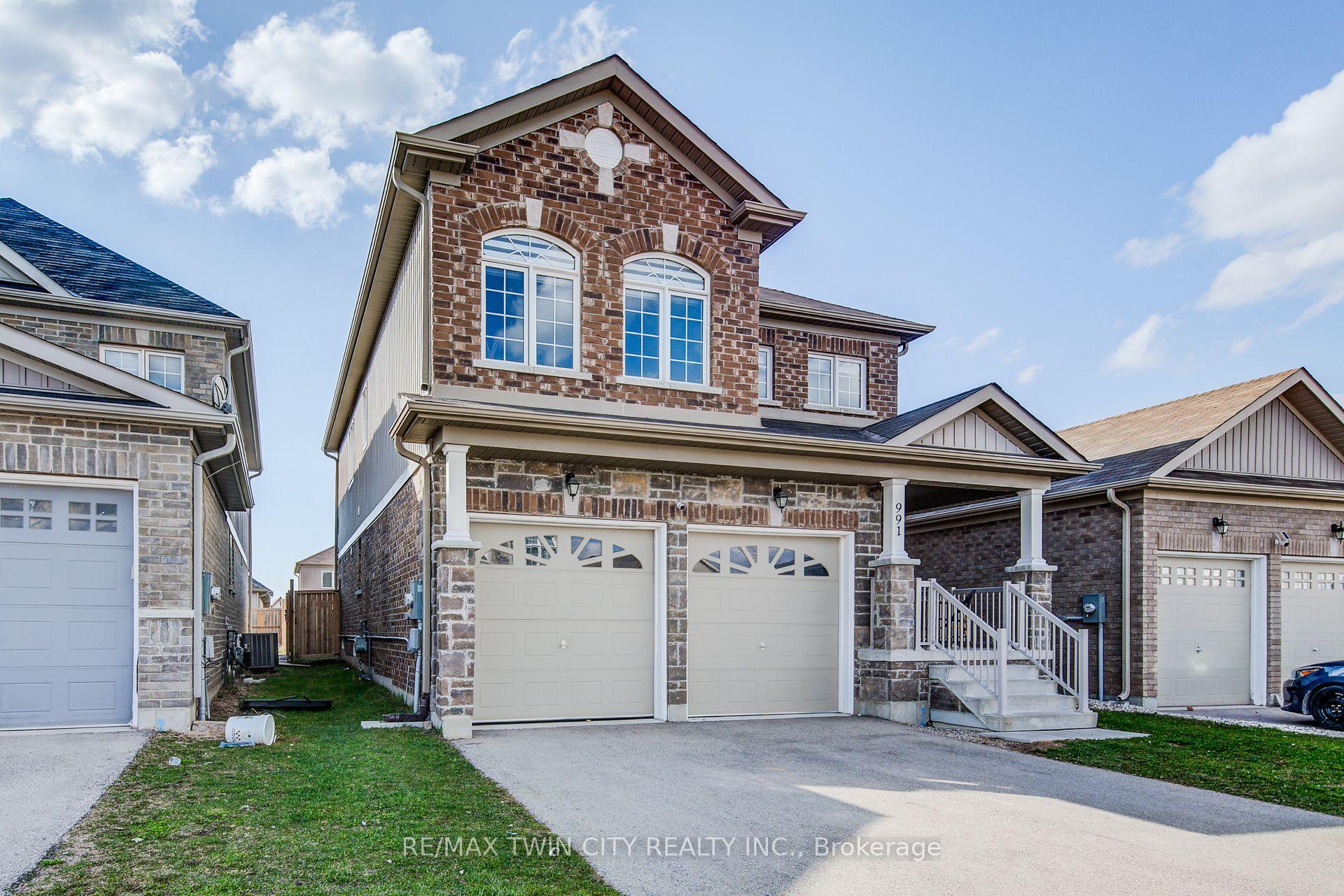 Photo 3 of 991 Hannah Avenue S, North Perth, Listowel — HOMEH