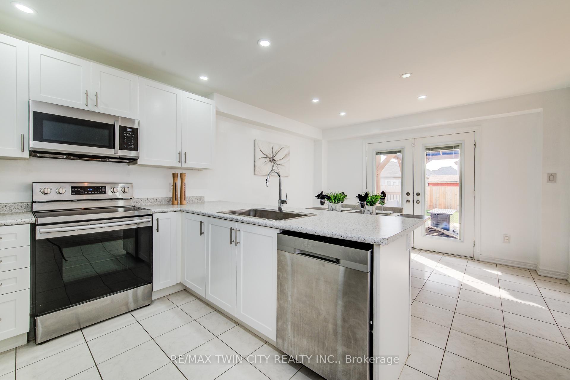 Photo 18 of 991 Hannah Avenue S, North Perth, Listowel — HOMEH