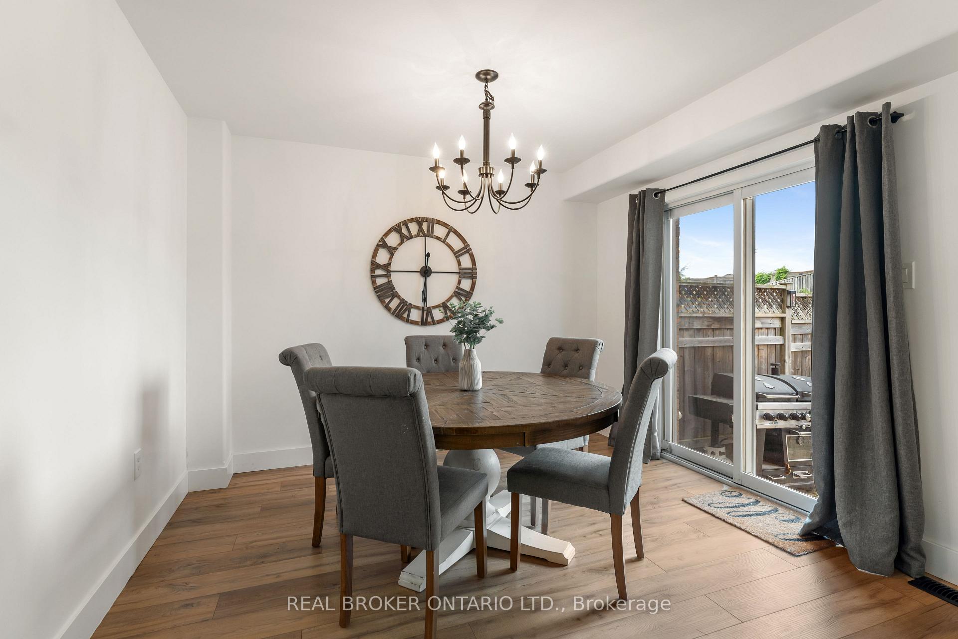 Photo 10 of 16 Buchanan Drive, New Tecumseth, Alliston — HOMEH