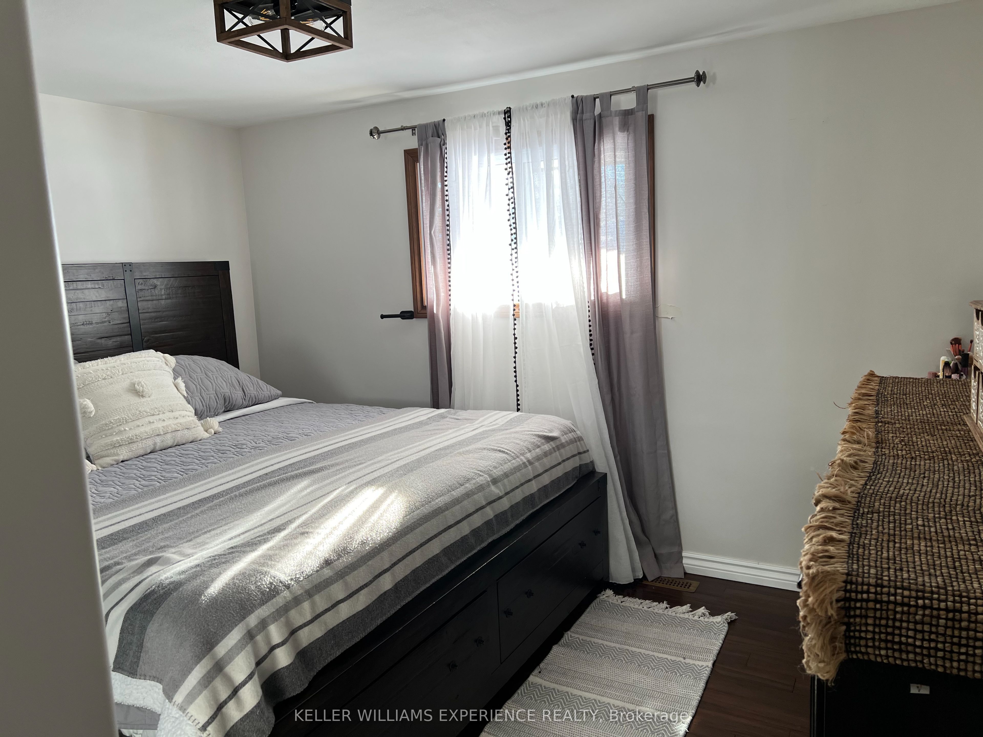 Photo 6 of 5 Ward Avenue, Orillia — HOMEH
