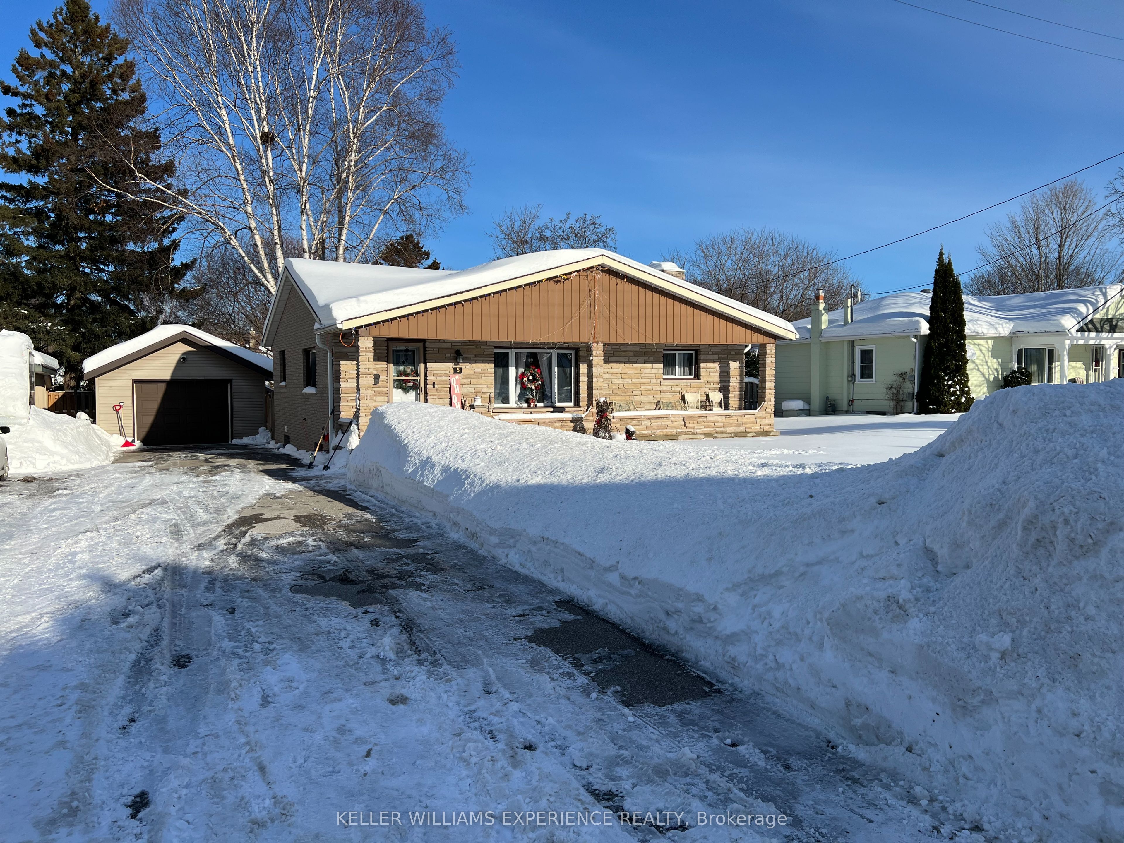 Photo 1 of 5 Ward Avenue, Orillia — HOMEH