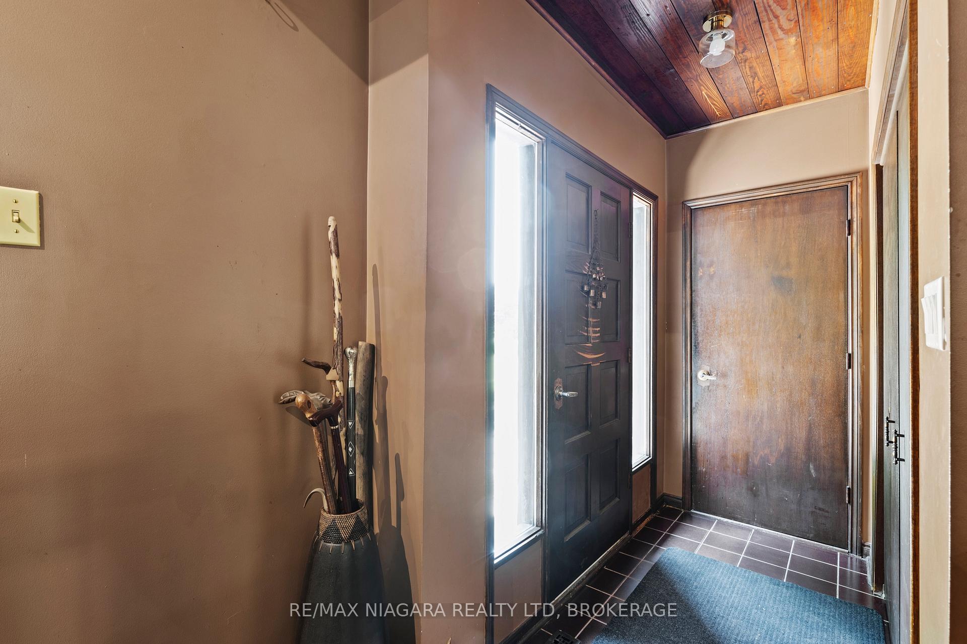 Photo 5 of 705 Metler Road, Pelham, North Pelham — HOMEH