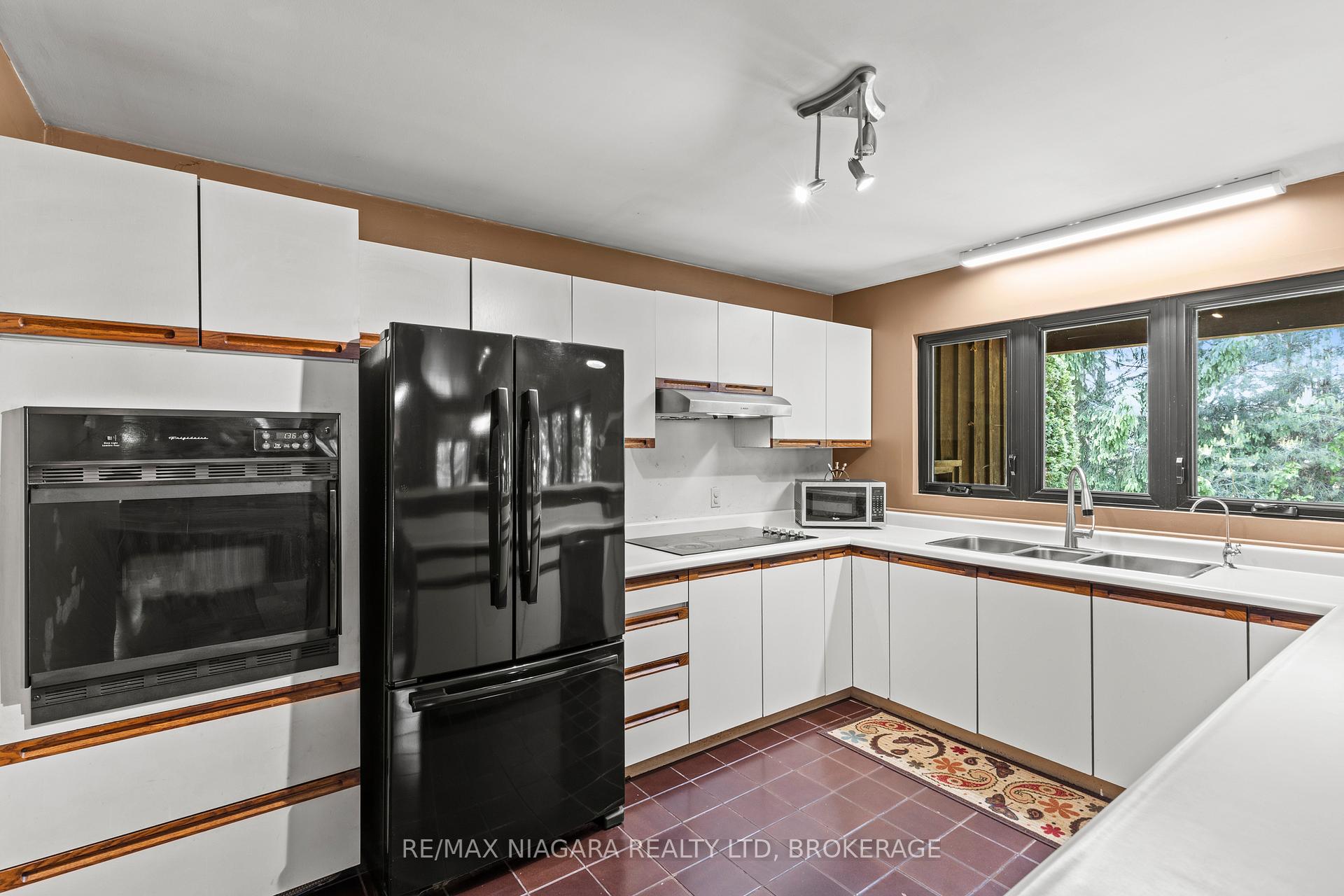 Photo 6 of 705 Metler Road, Pelham, North Pelham — HOMEH